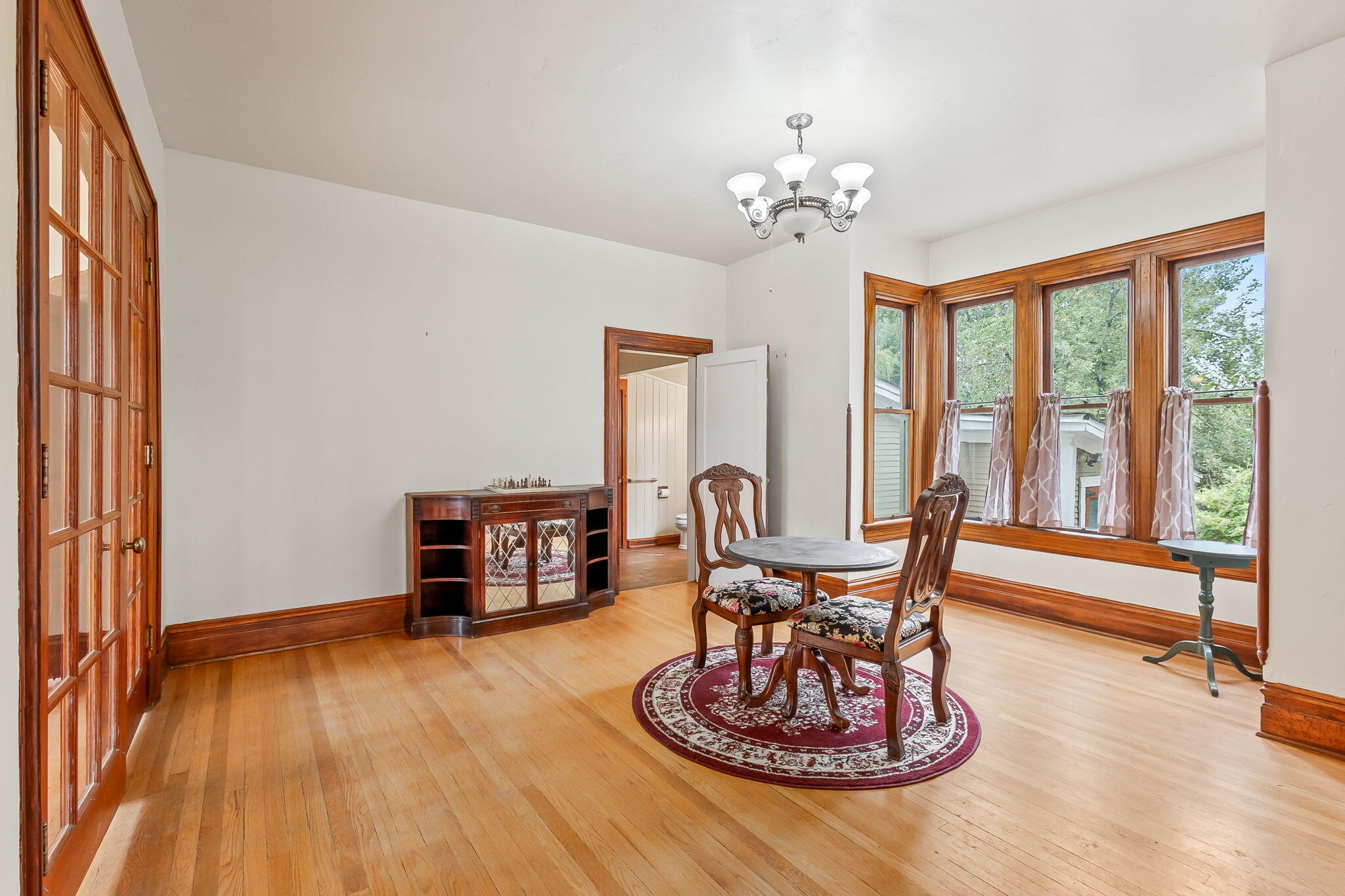 305 NE 7th Street