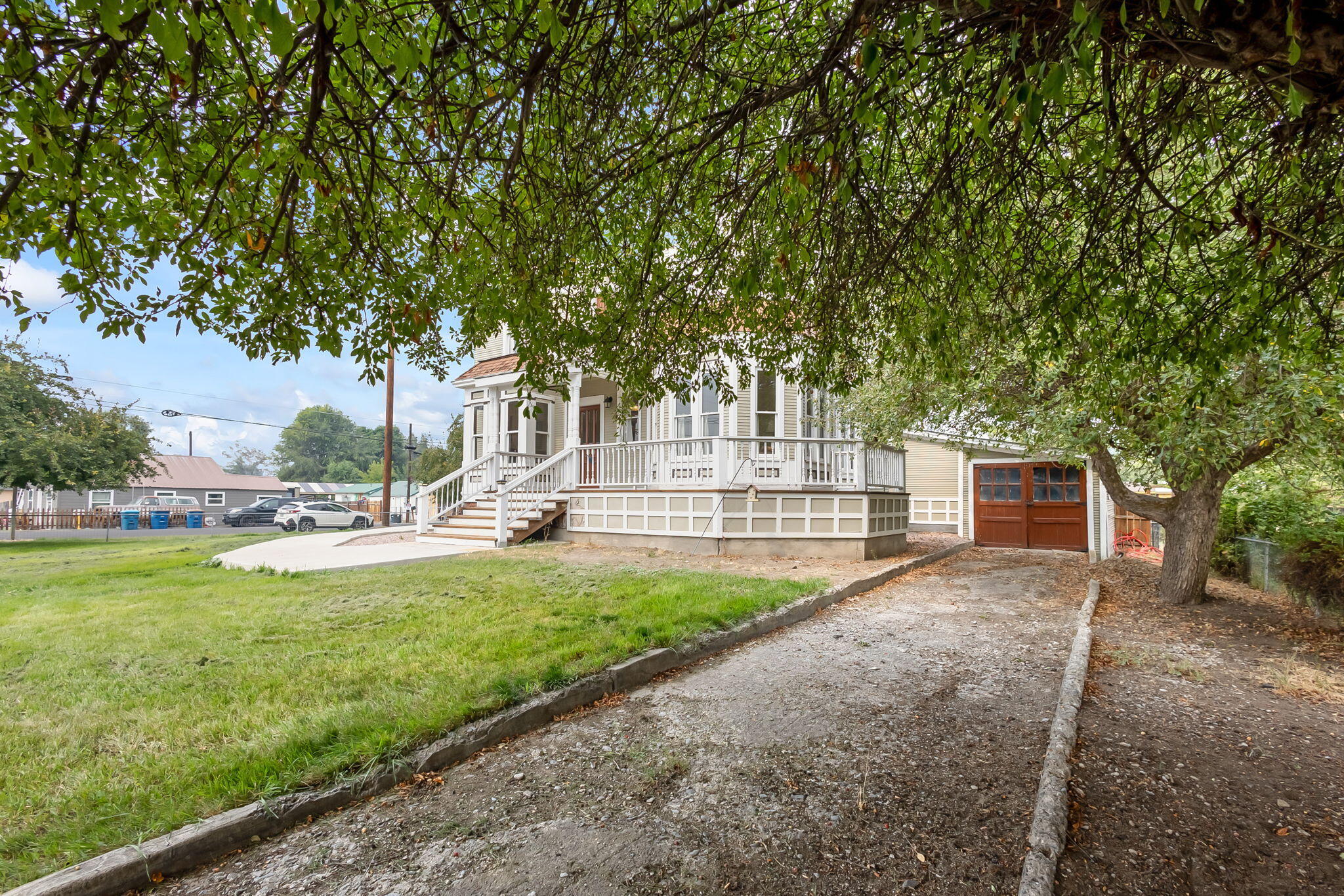 305 NE 7th Street
