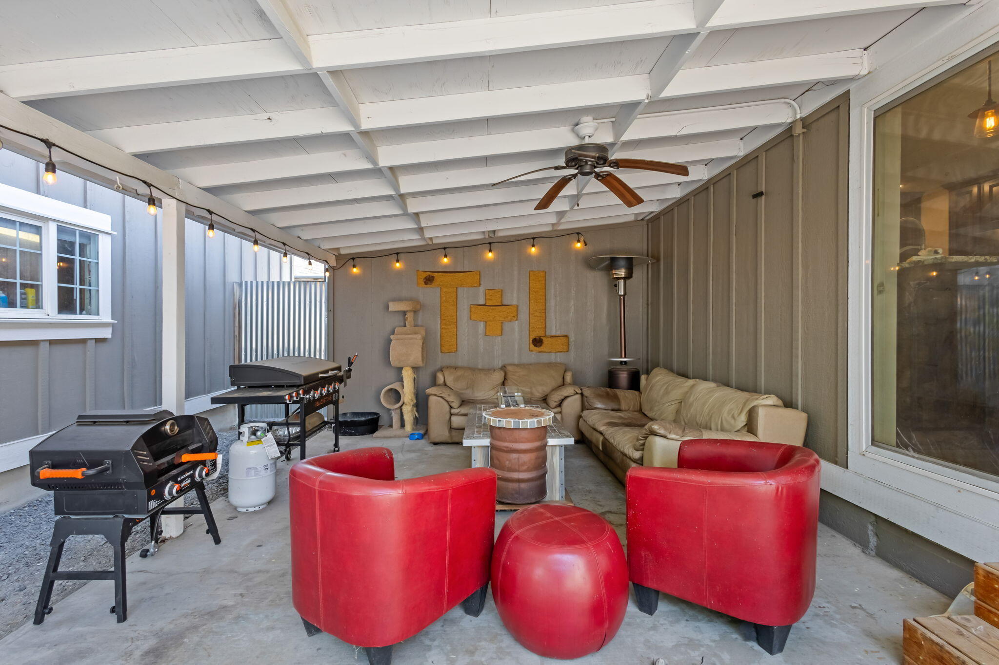 1308 NE Del Norte Avenue