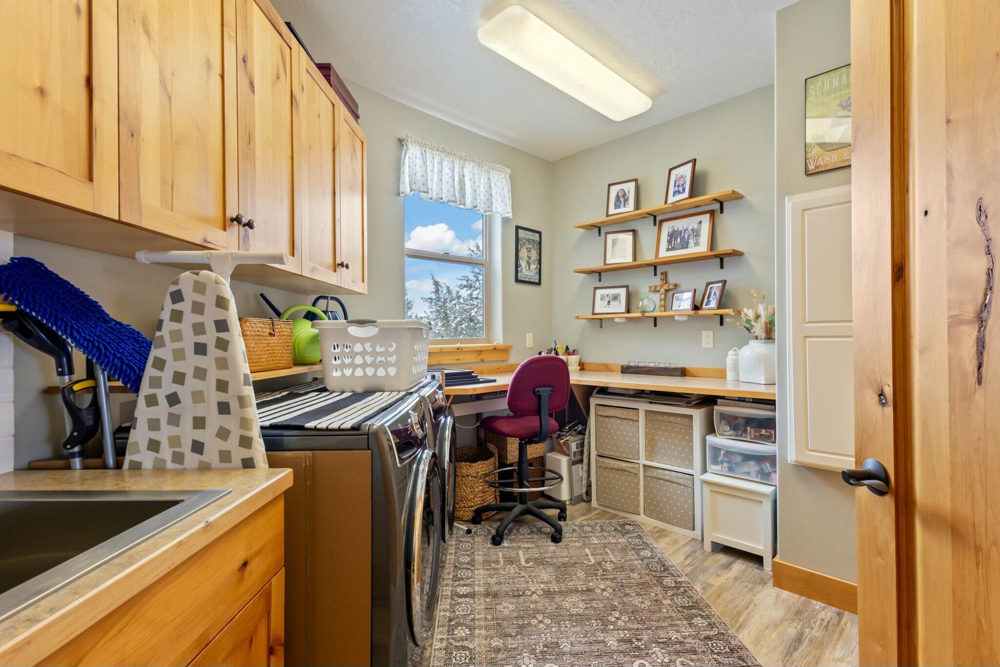 1215 SE Happy Trails Lane