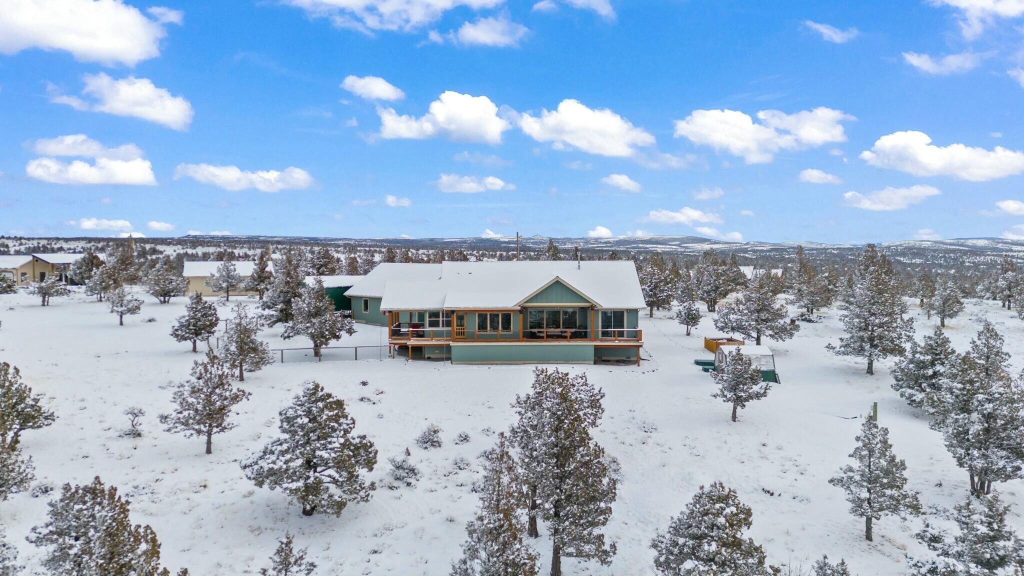 1215 SE Happy Trails Lane