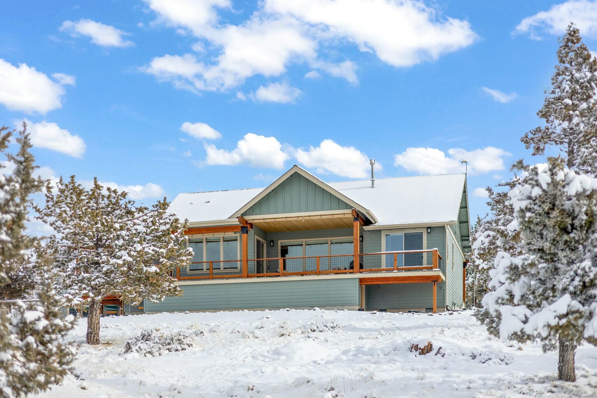 1215 SE Happy Trails Lane