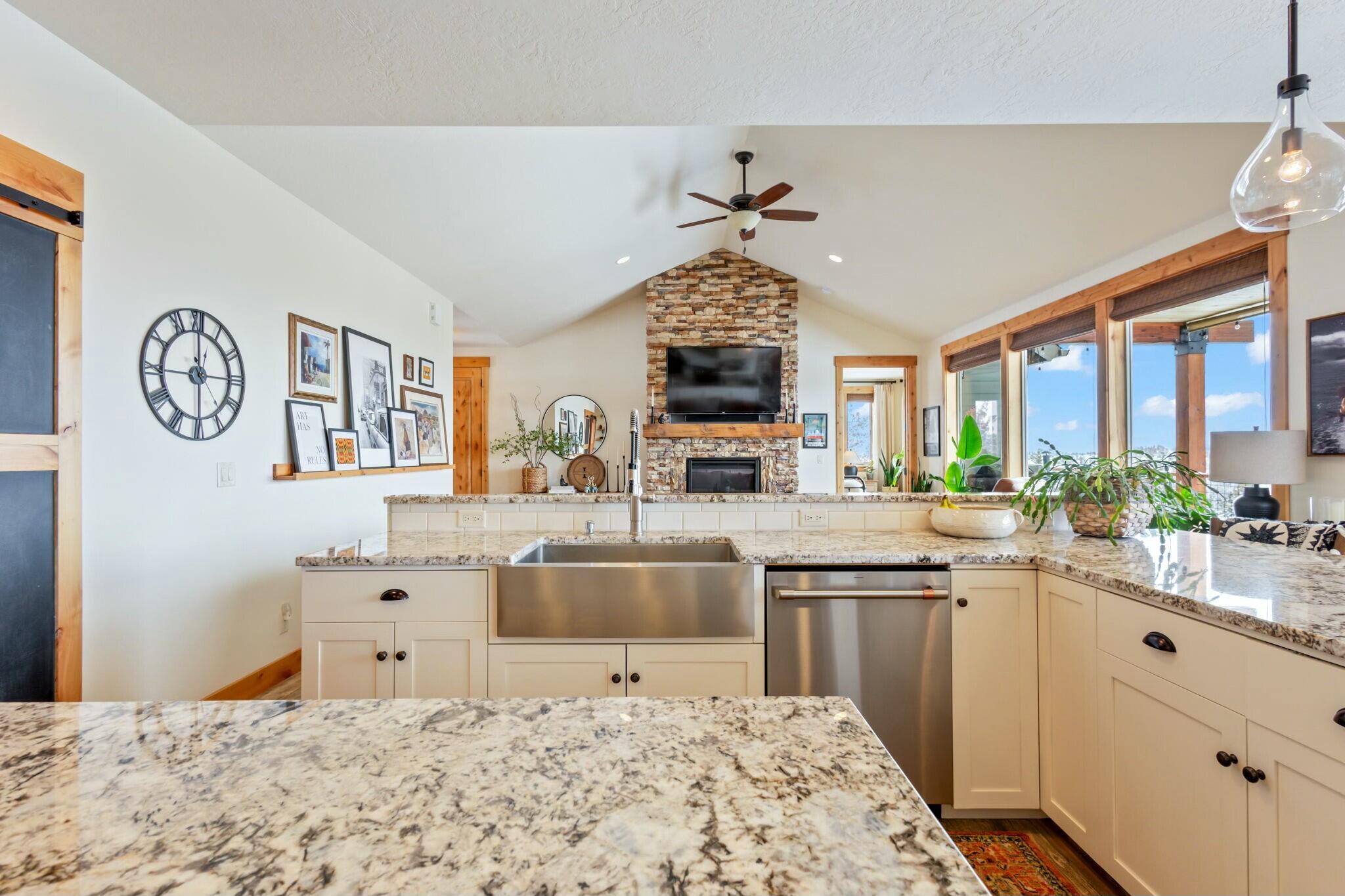 1215 SE Happy Trails Lane