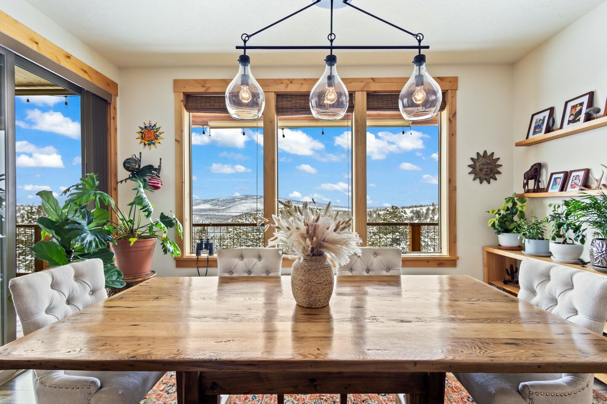 1215 SE Happy Trails Lane