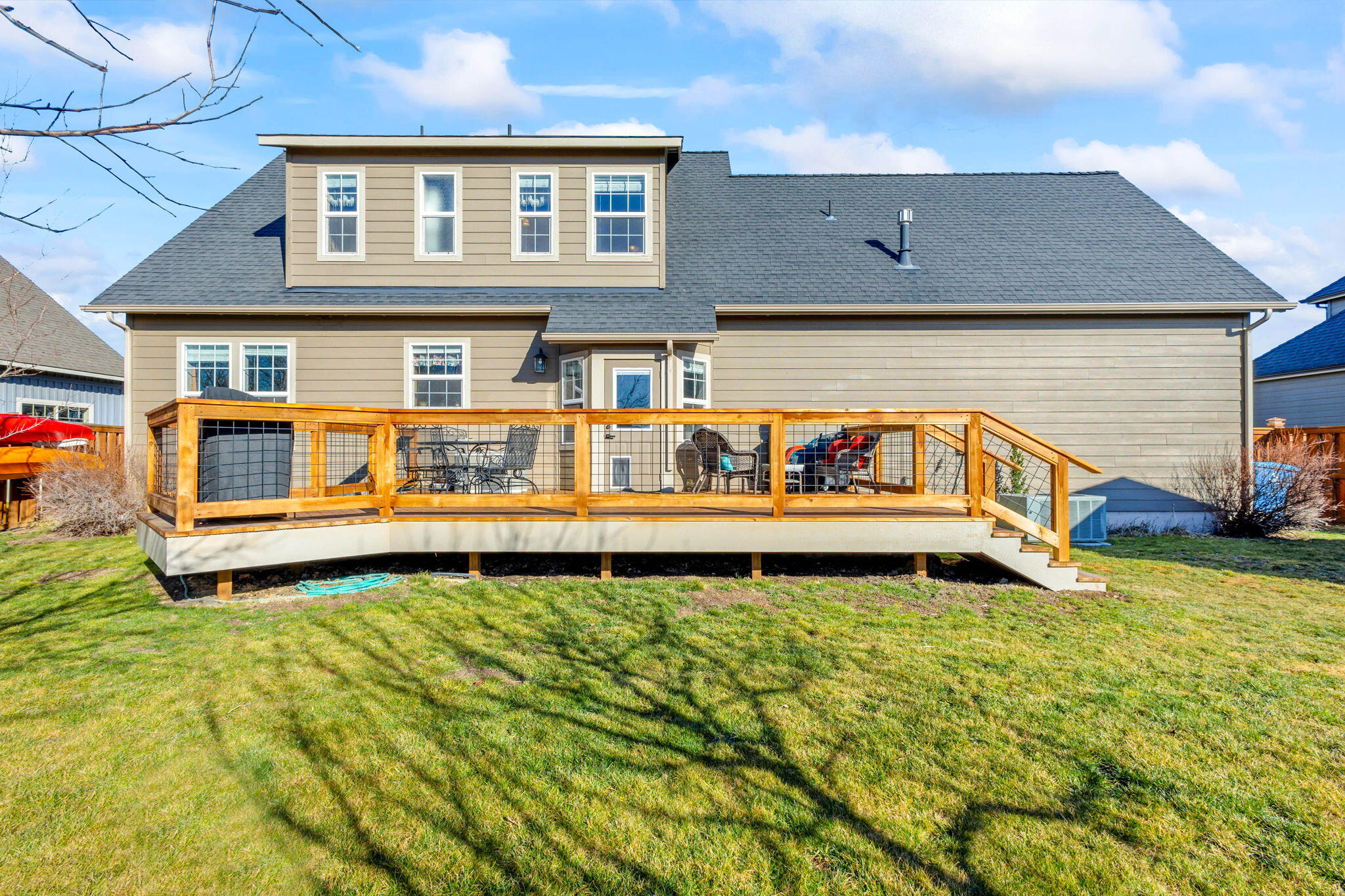 379 SE Pioneer Drive