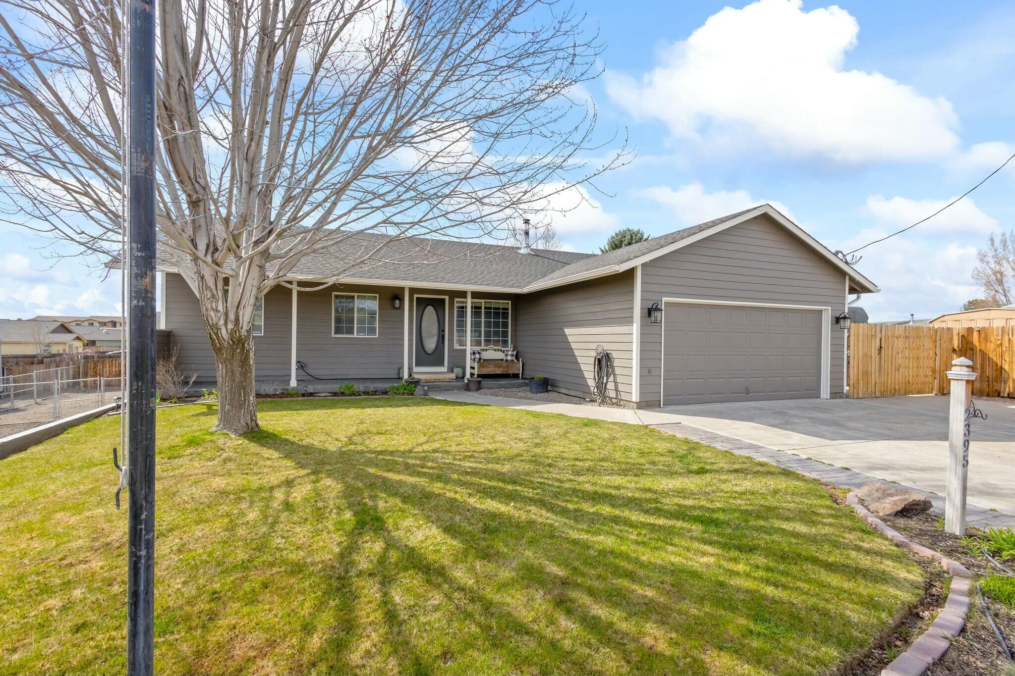 2395 NE Tennessee Lane