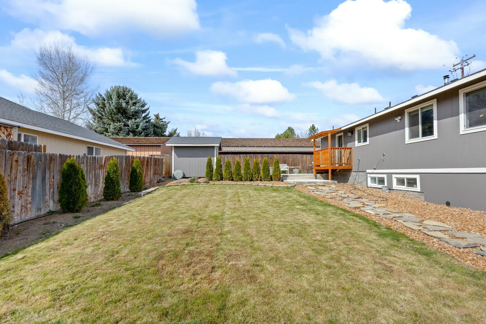 2395 NE Tennessee Lane