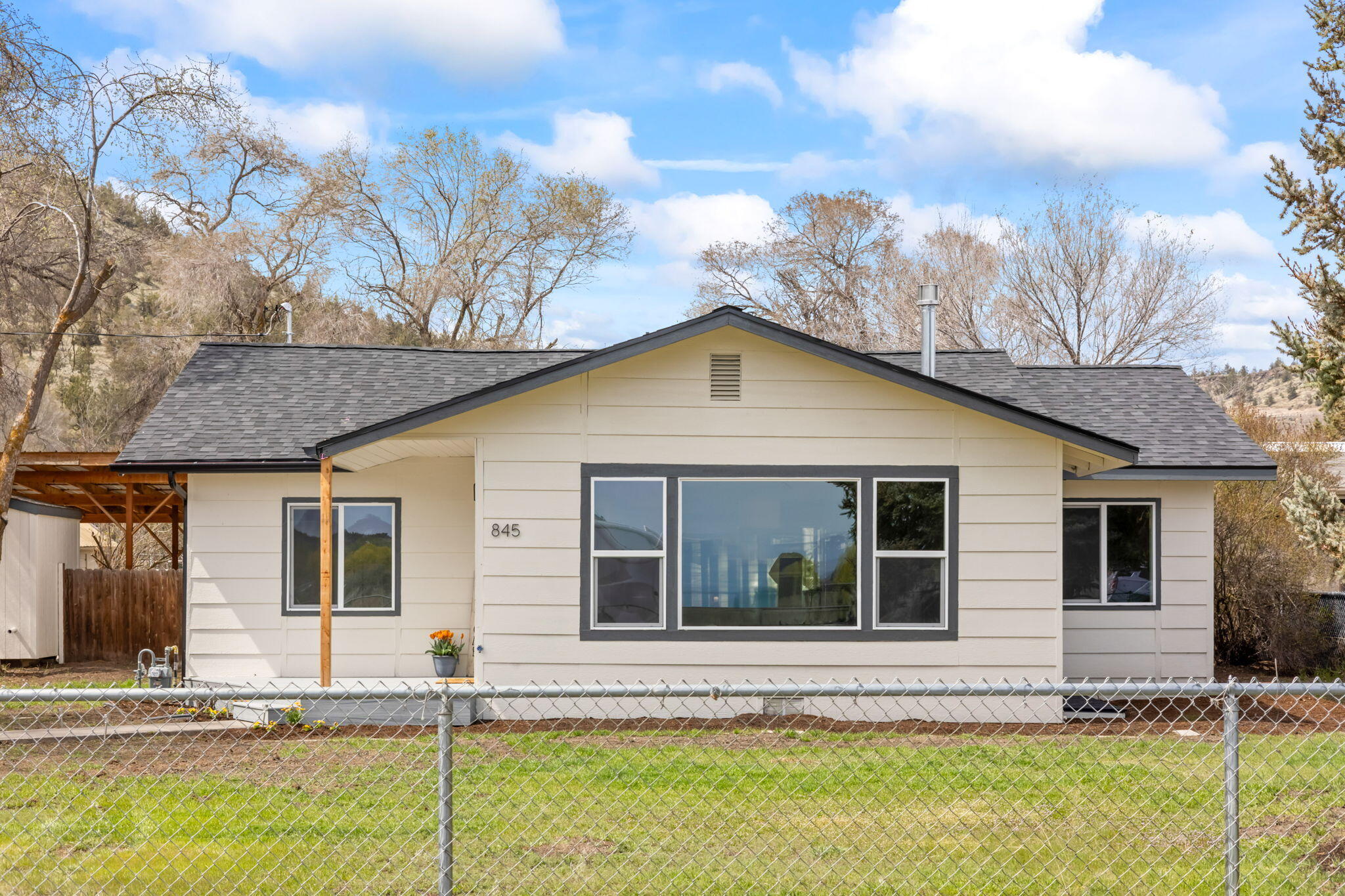845 SW Rimrock Road