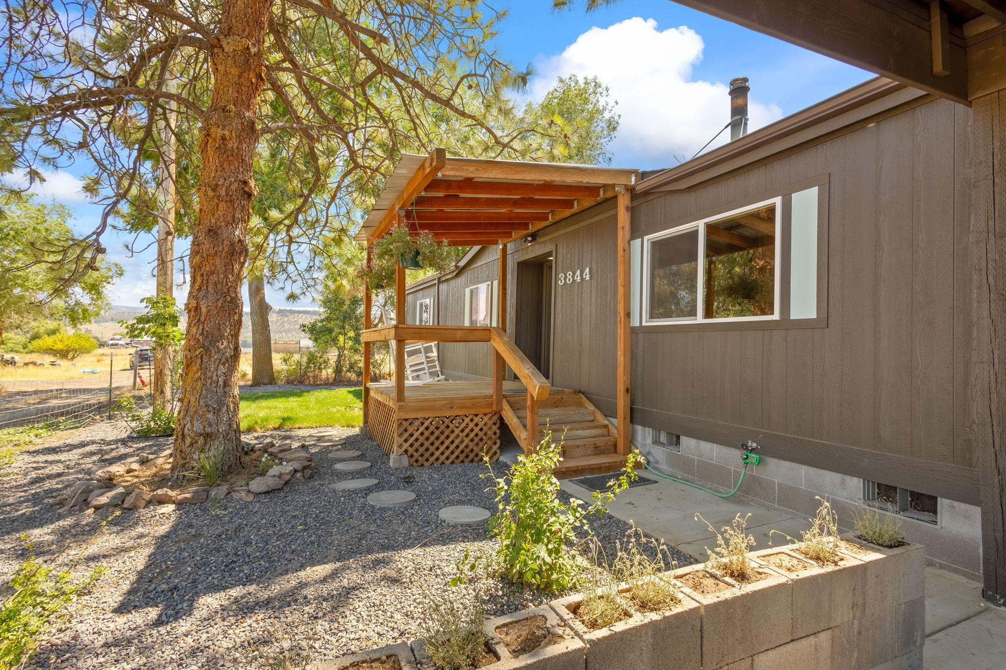 3844 NE Butte Lane