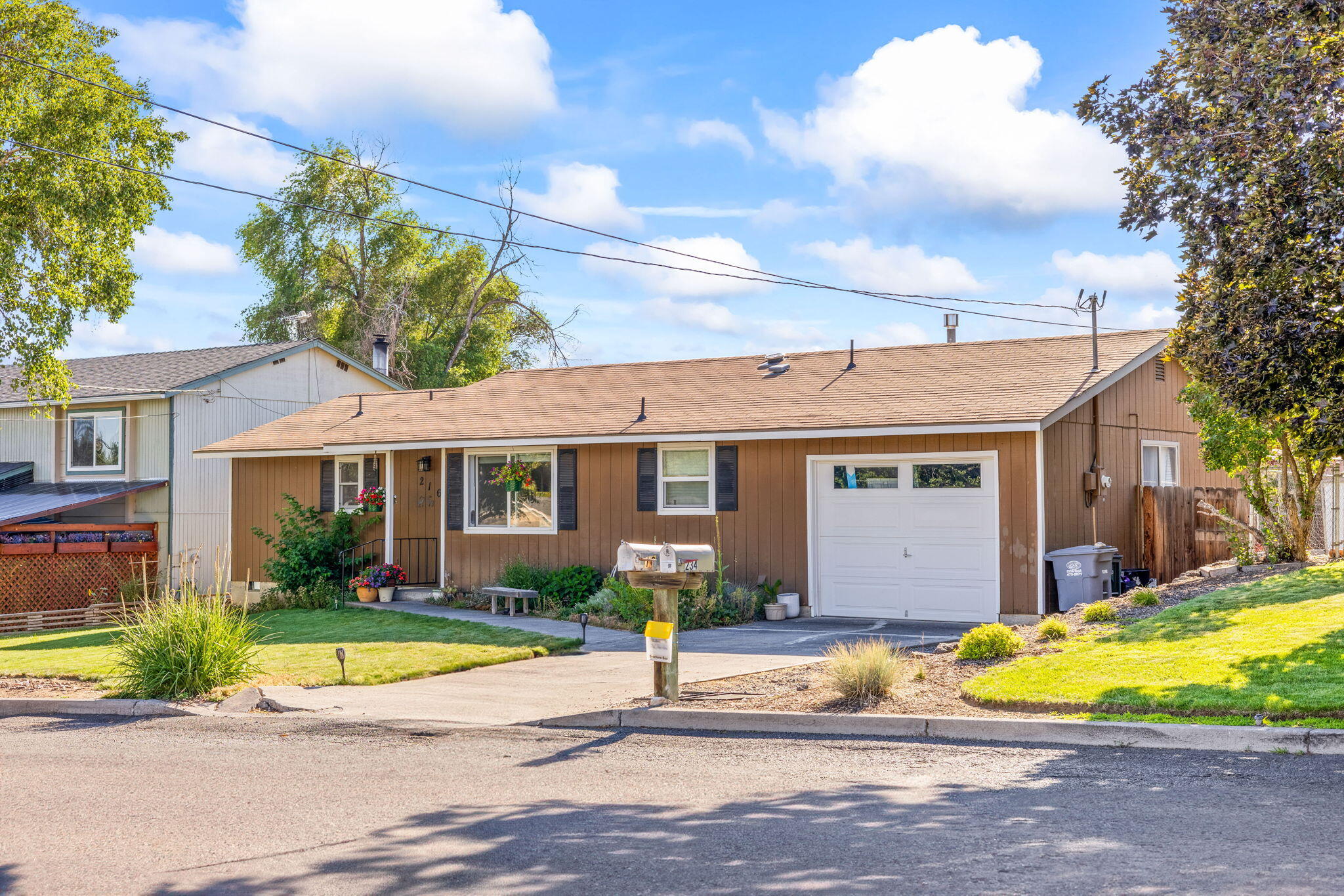 216 NE 9th Street