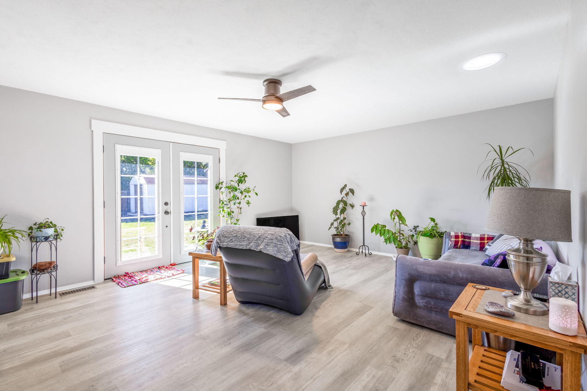 216 NE 9th Street