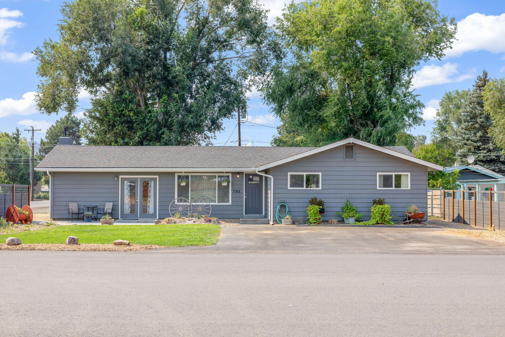 795 SE Fairview Street