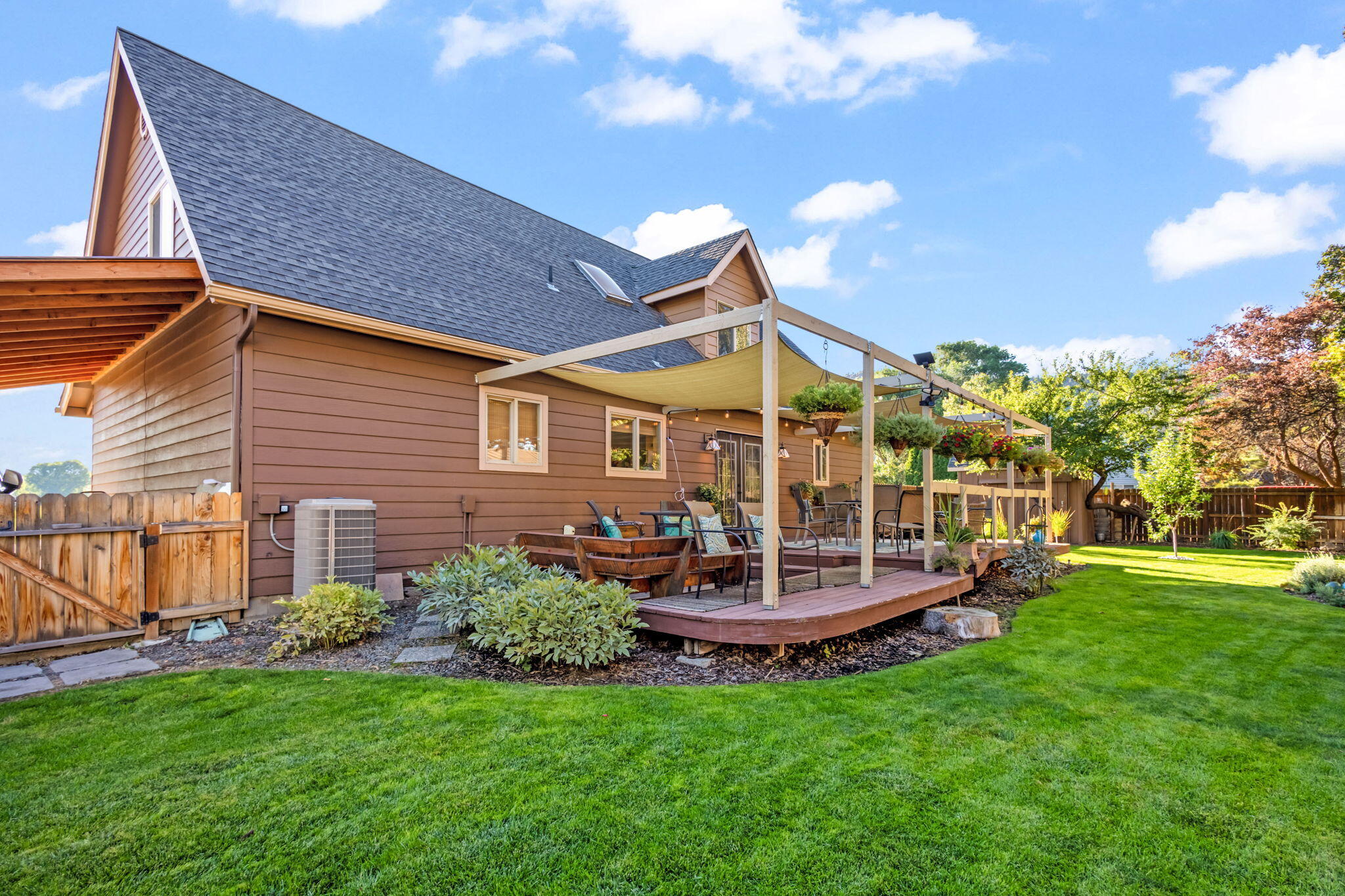 391 NE Marmot Lane