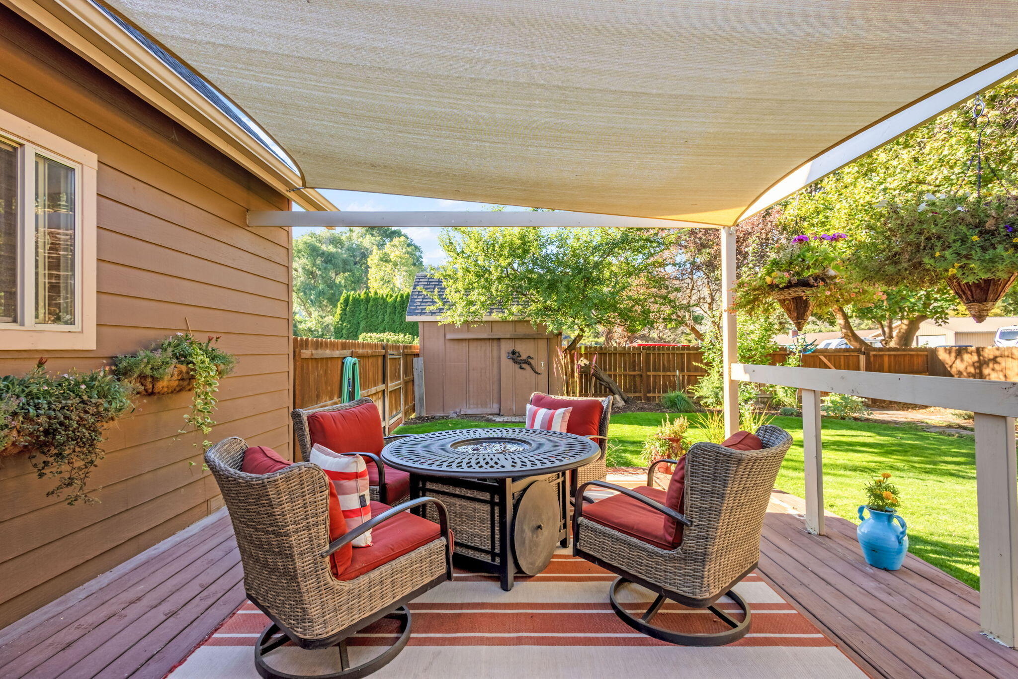 391 NE Marmot Lane