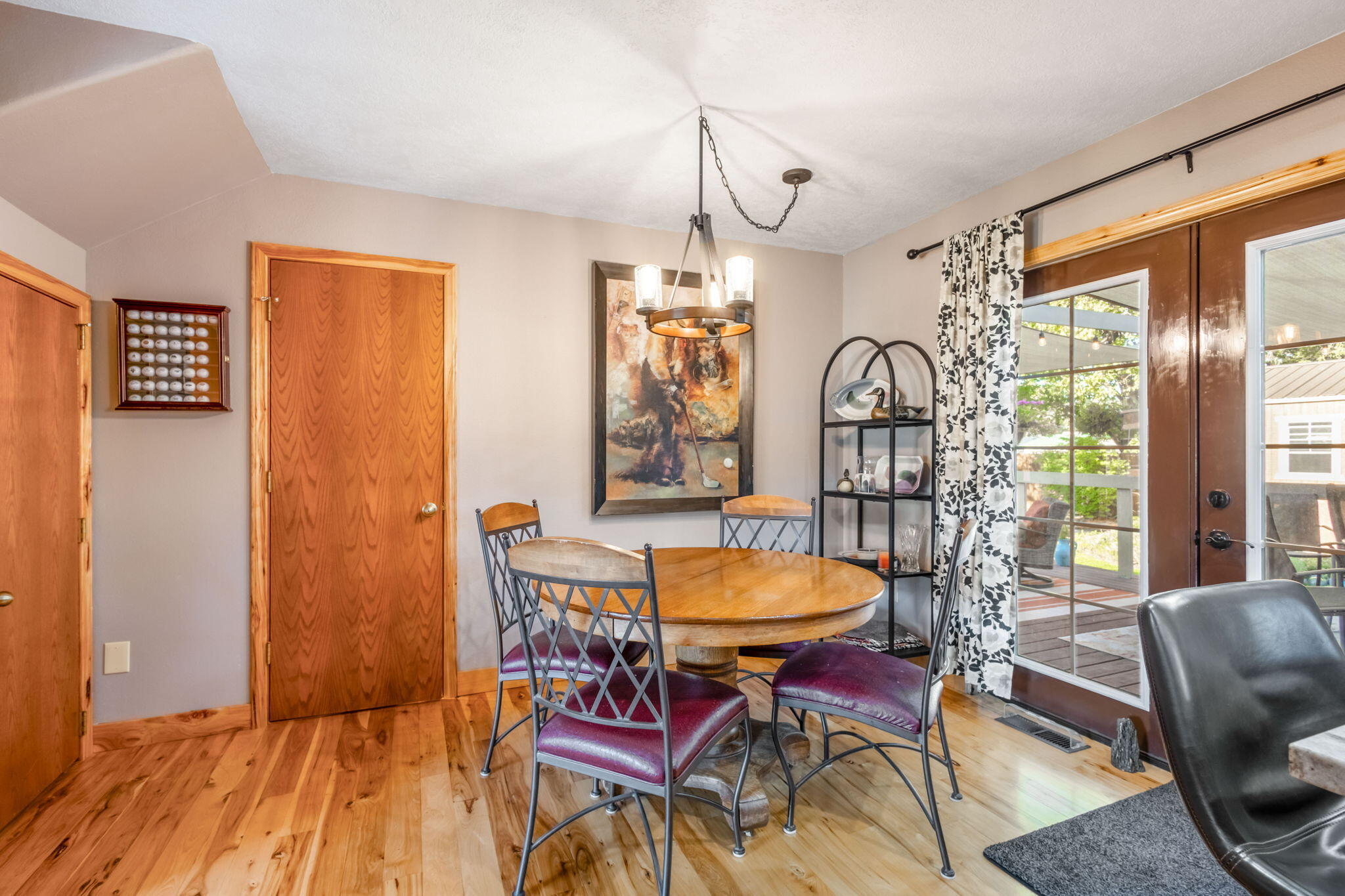 391 NE Marmot Lane
