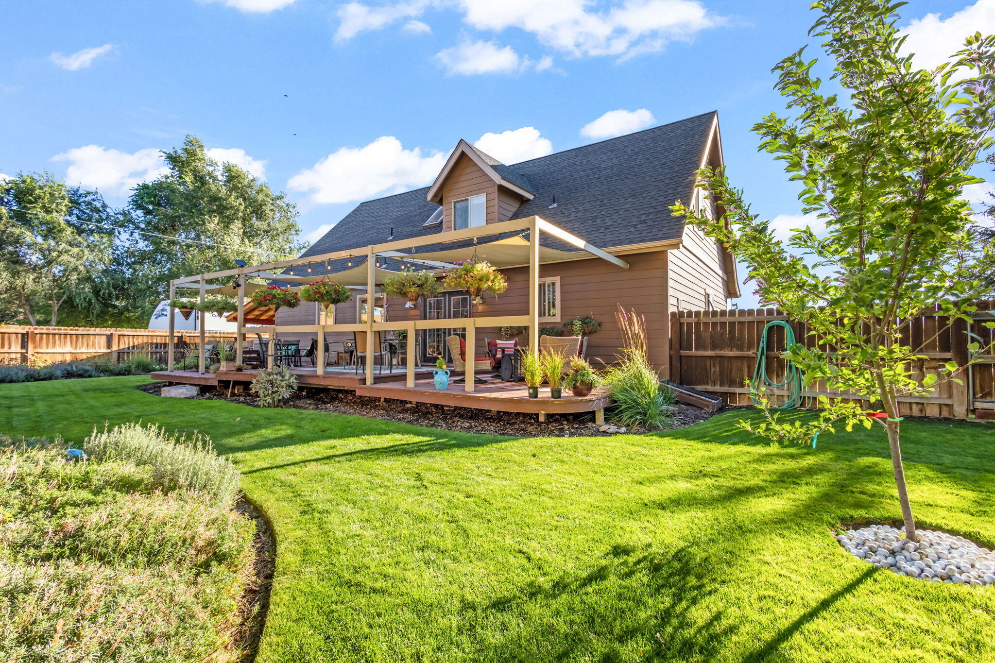 391 NE Marmot Lane