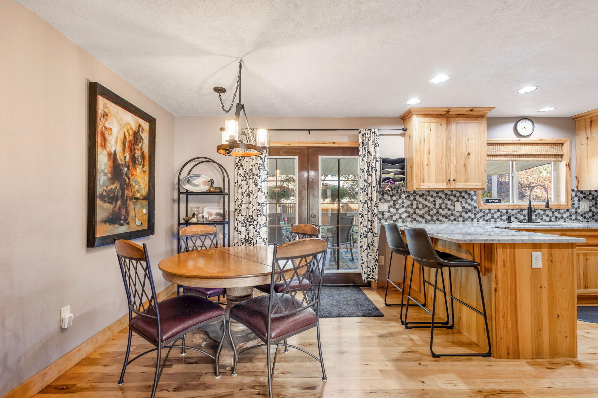 391 NE Marmot Lane