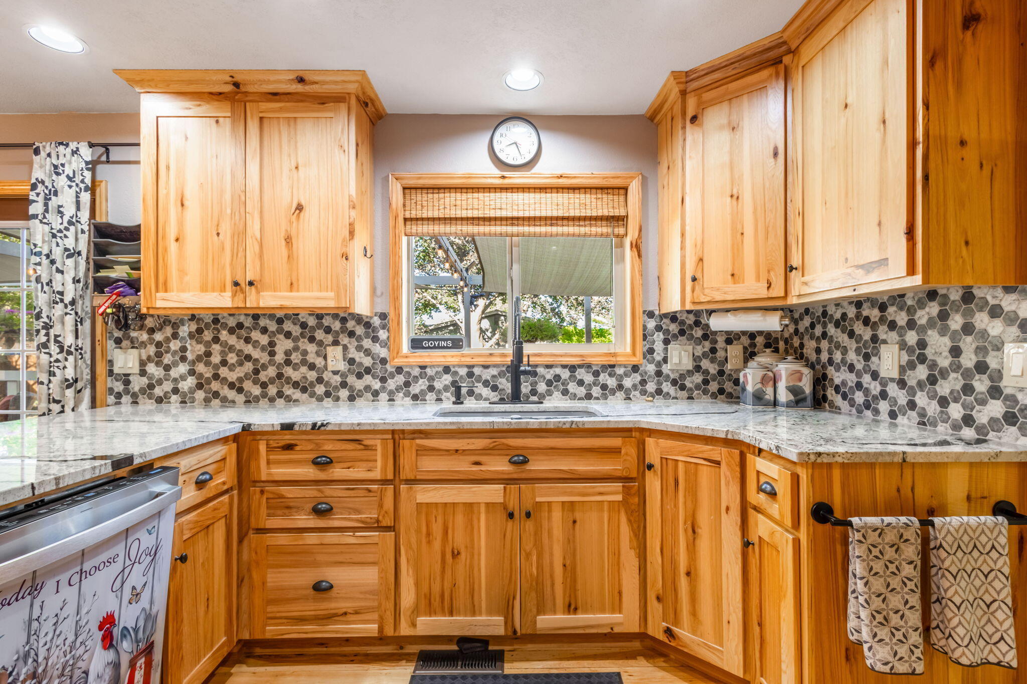 391 NE Marmot Lane
