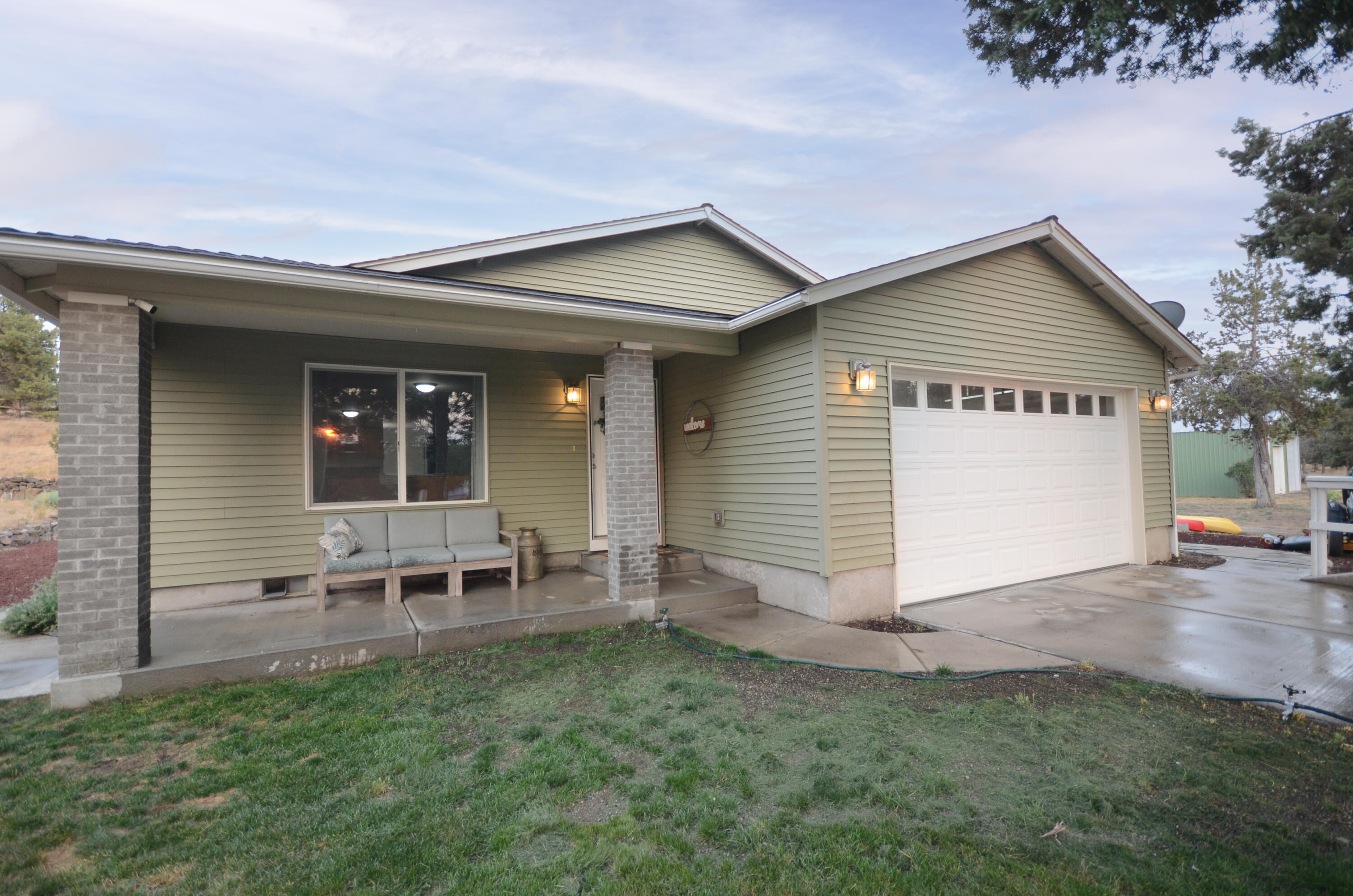 2350 NW Rimrock Loop