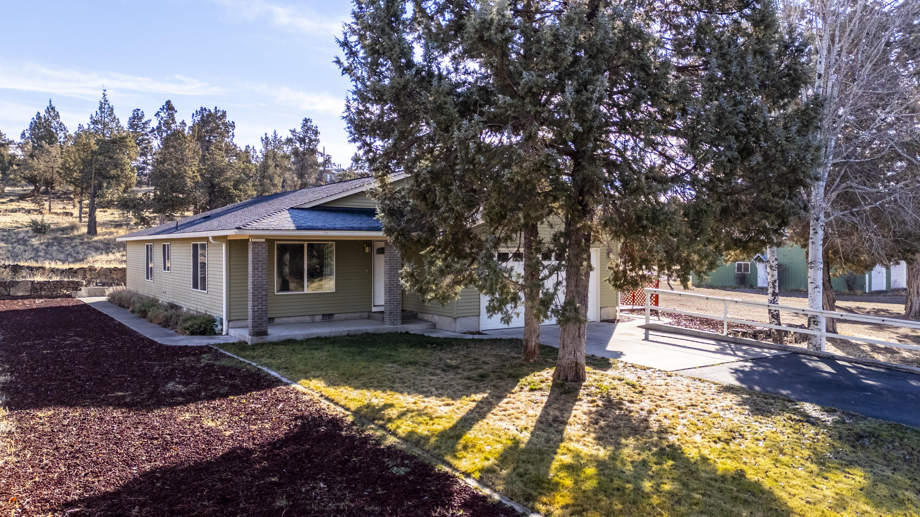 2350 NW Rimrock Loop