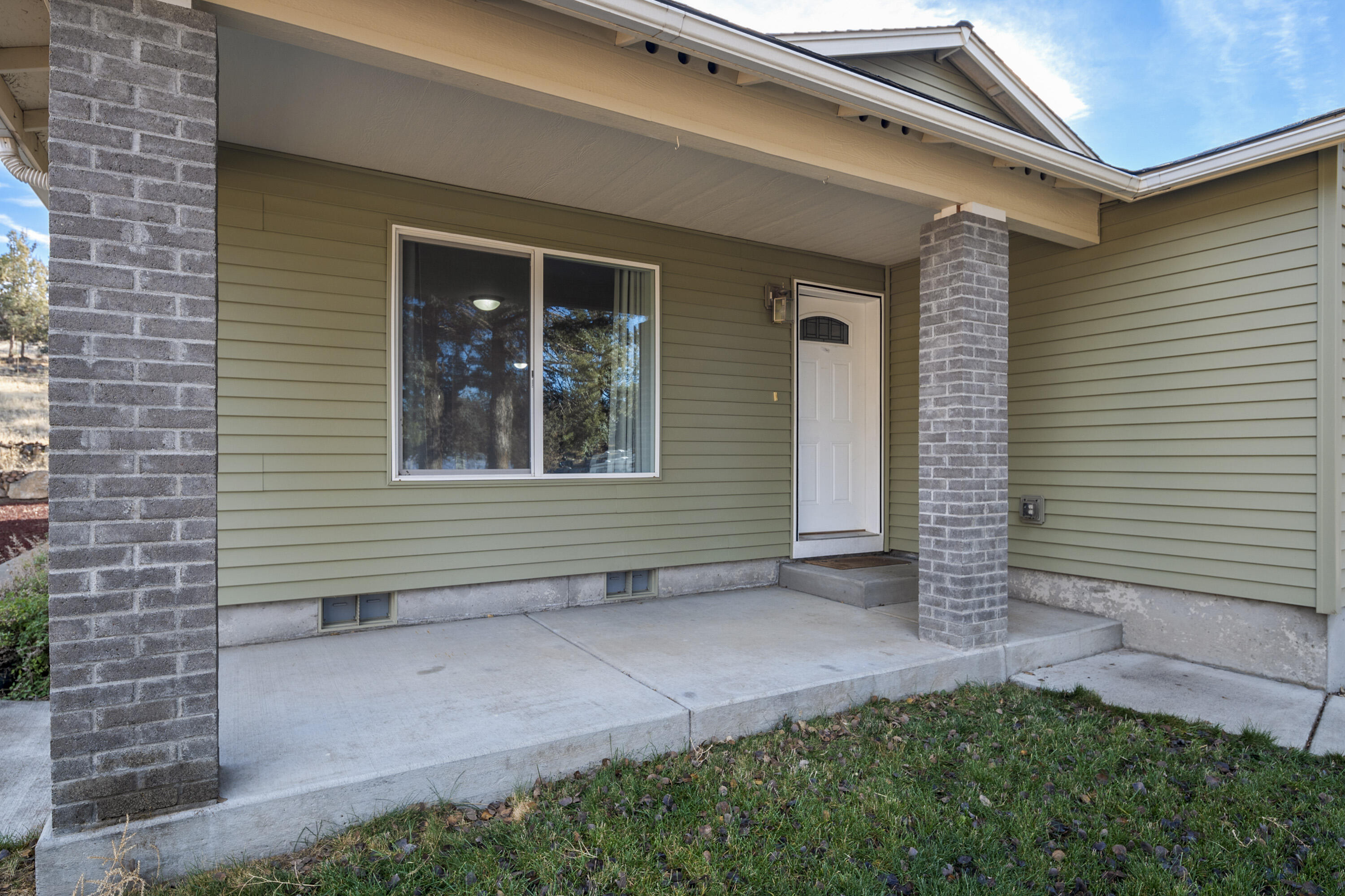 2350 NW Rimrock Loop