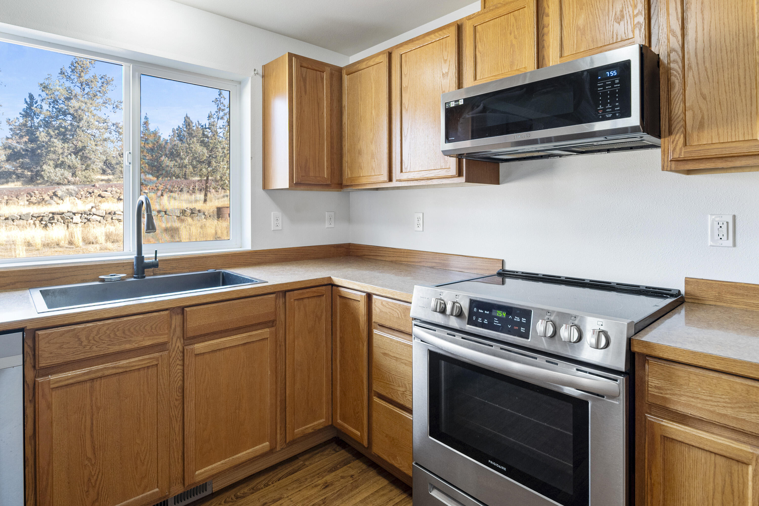 2350 NW Rimrock Loop
