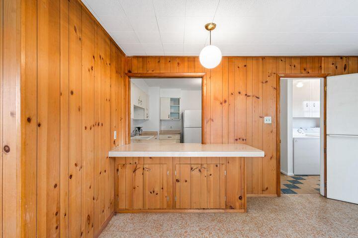 303 SW Deer Street