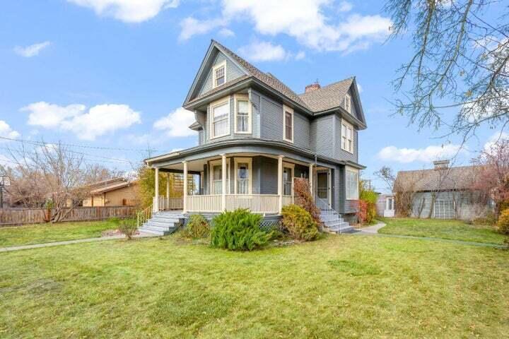 305 W 1st Street