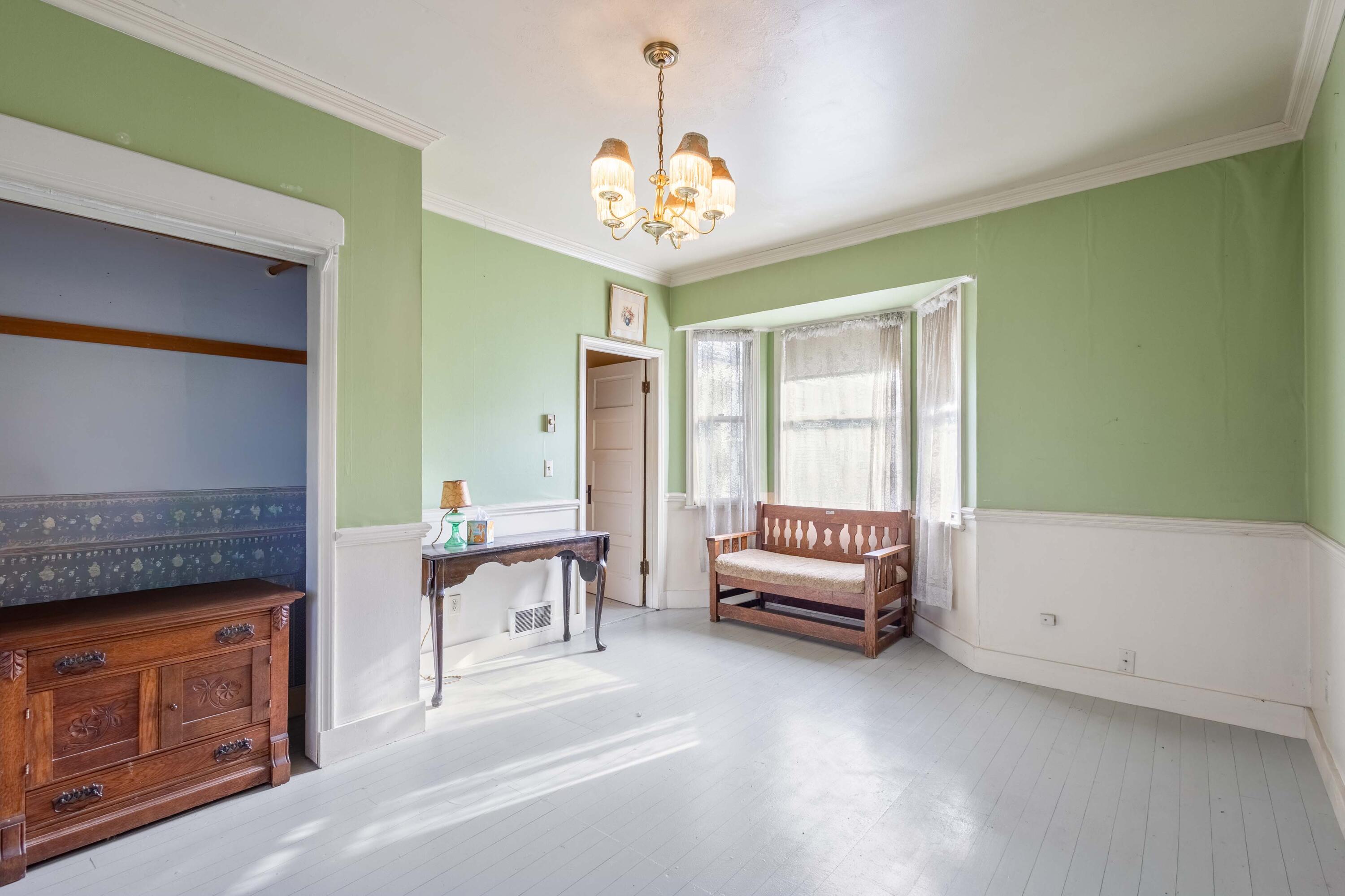 305 W 1st Street