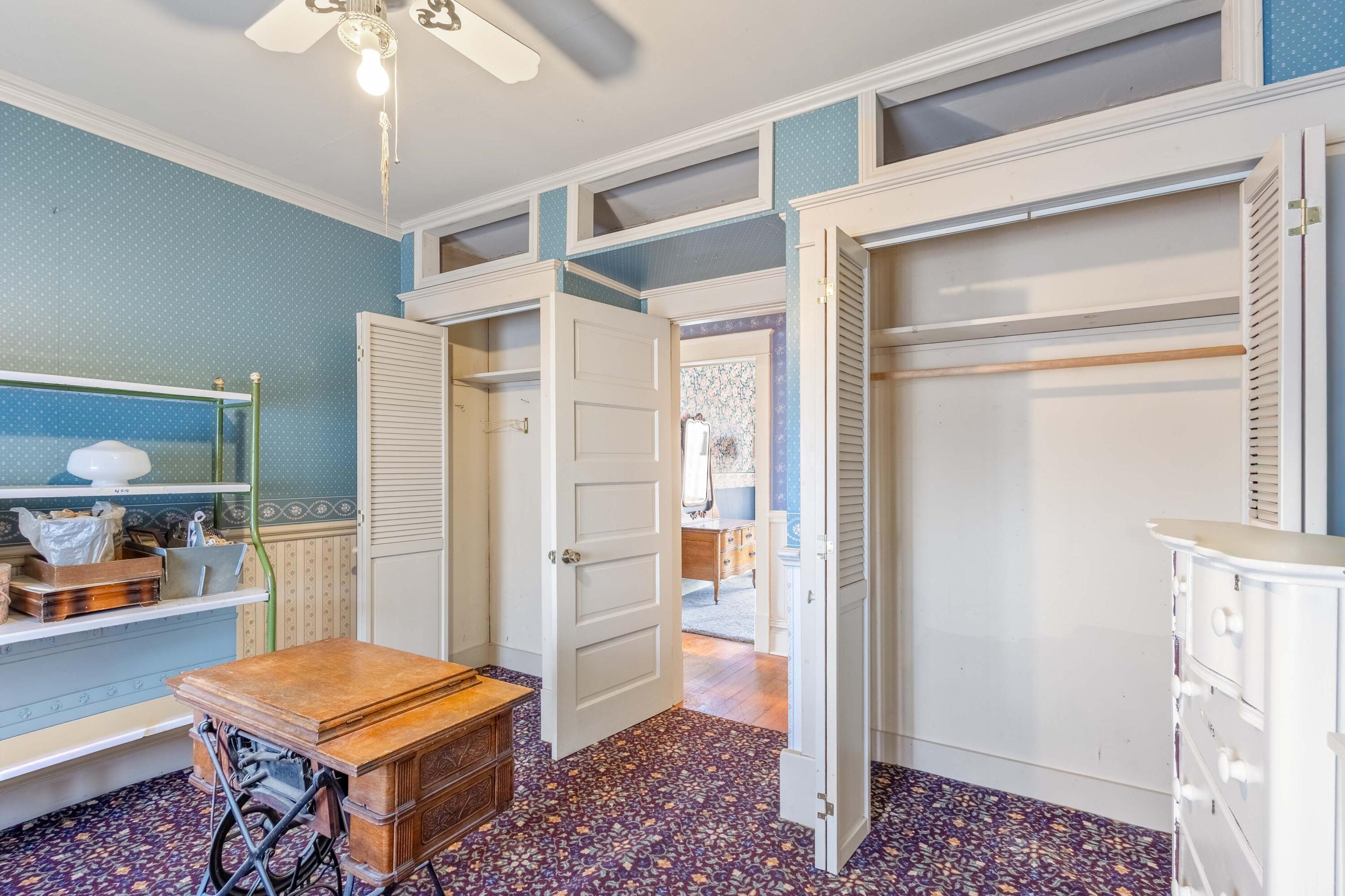 305 W 1st Street