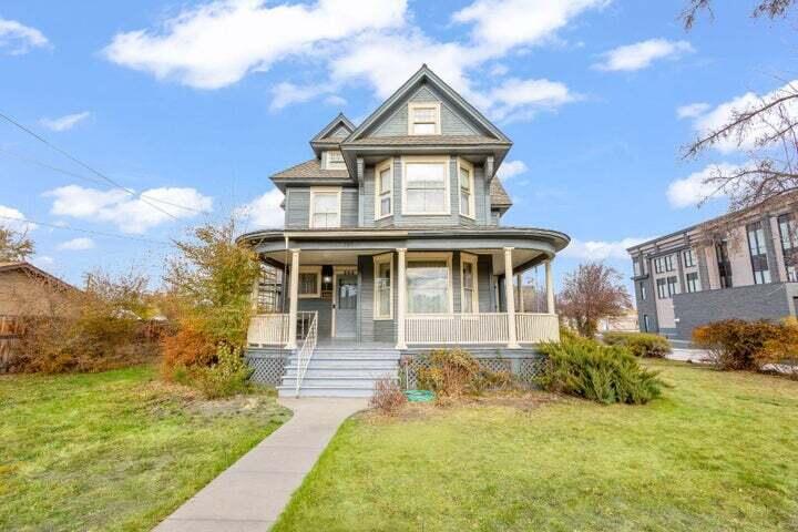 305 W 1st Street