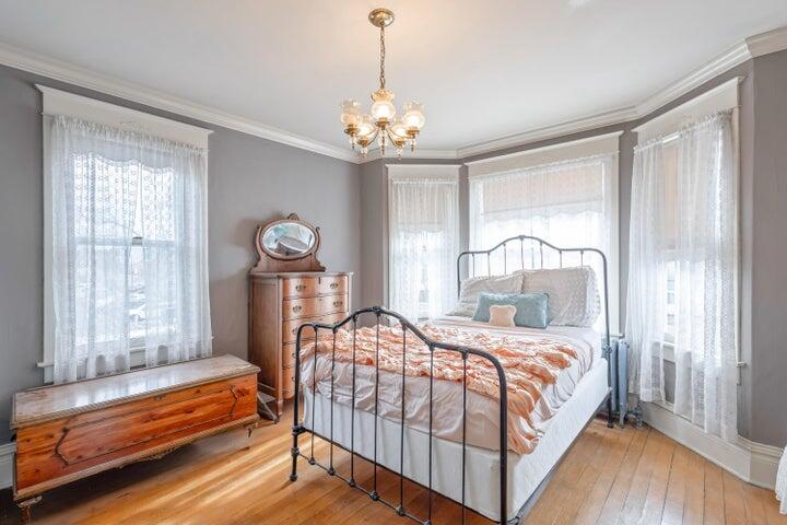 305 W 1st Street
