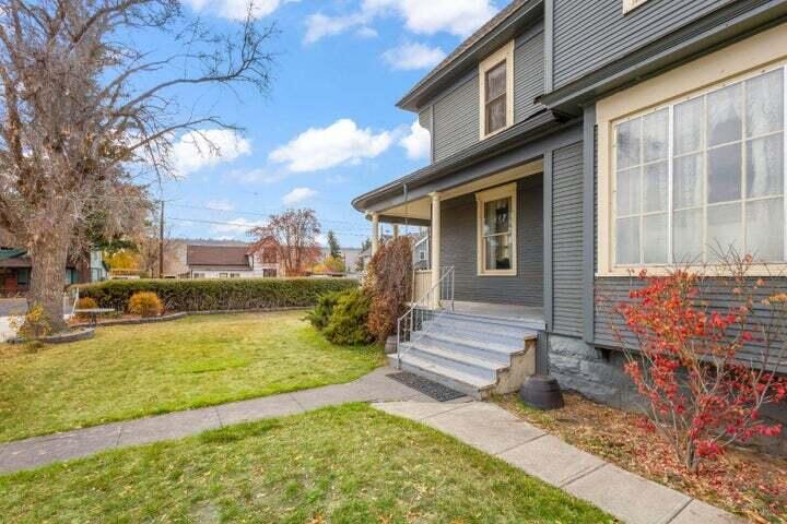 305 W 1st Street