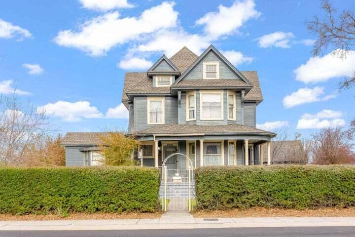 305 W 1st Street
