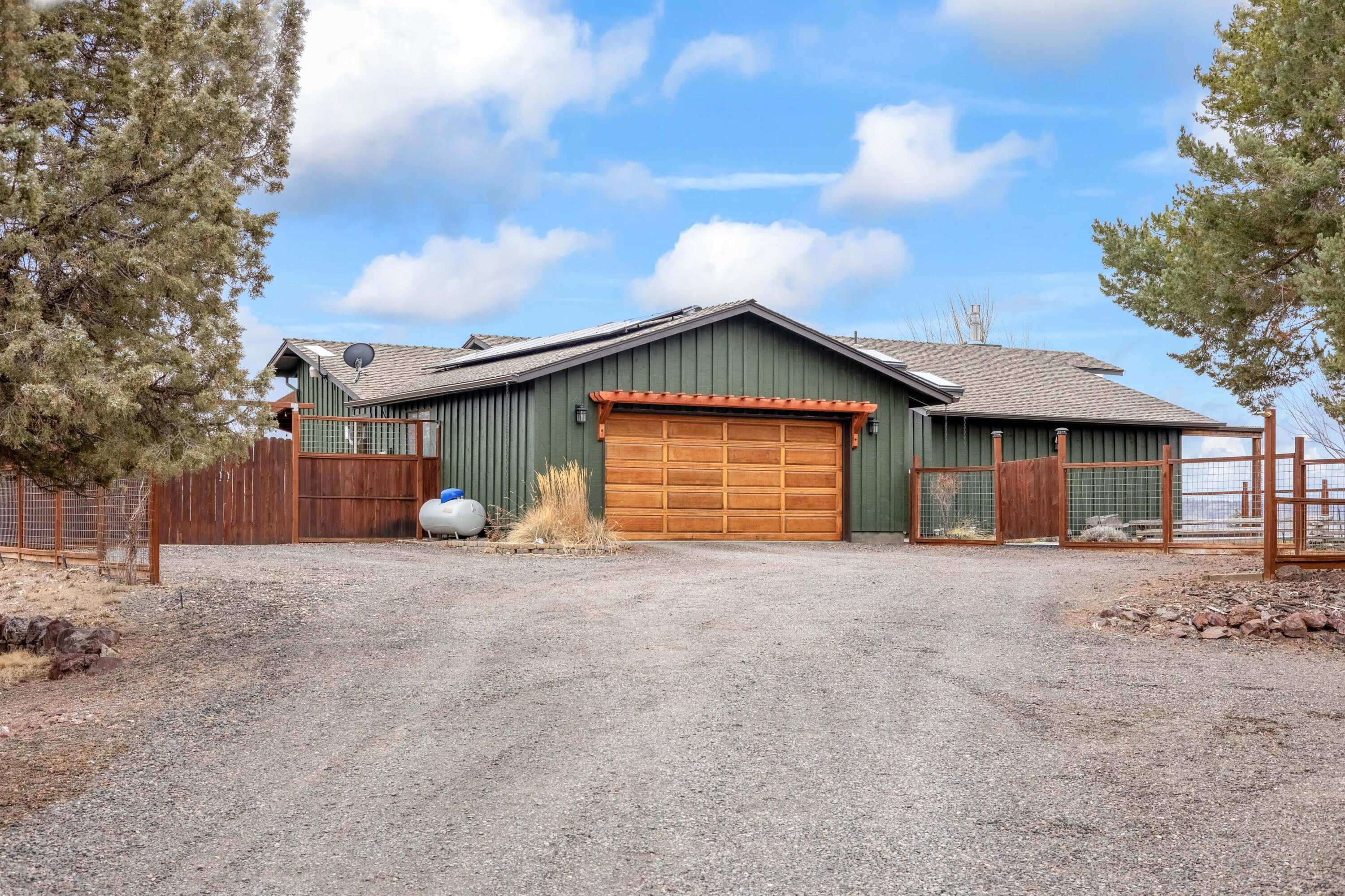 2603 NE Meadowcrest Drive