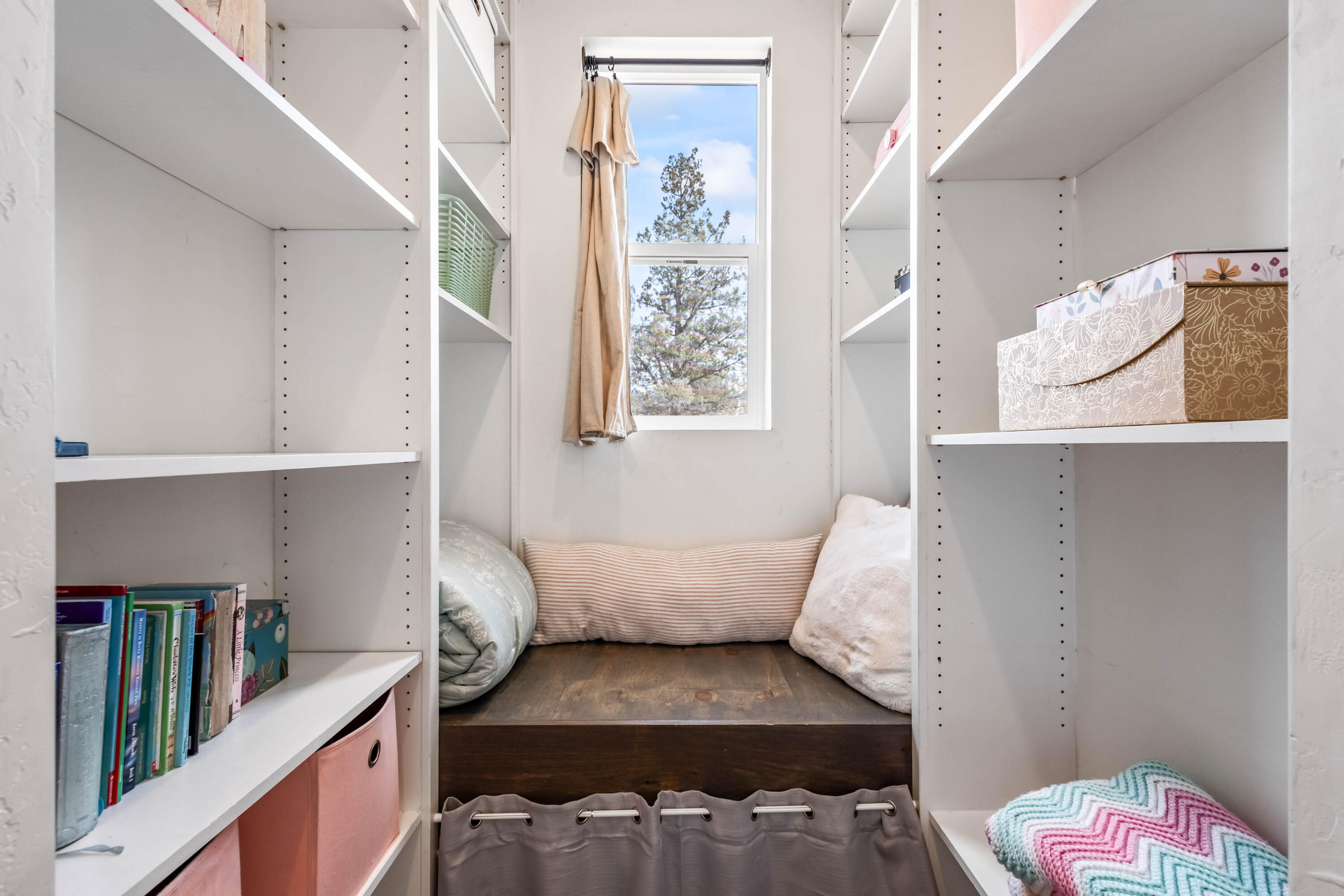 18385 SW Mount Adams Loop