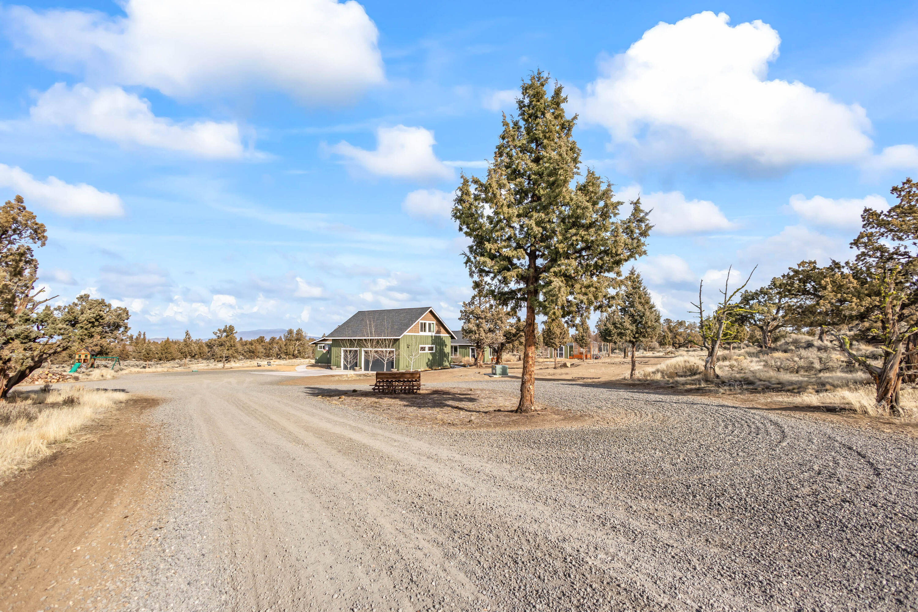 18385 SW Mount Adams Loop