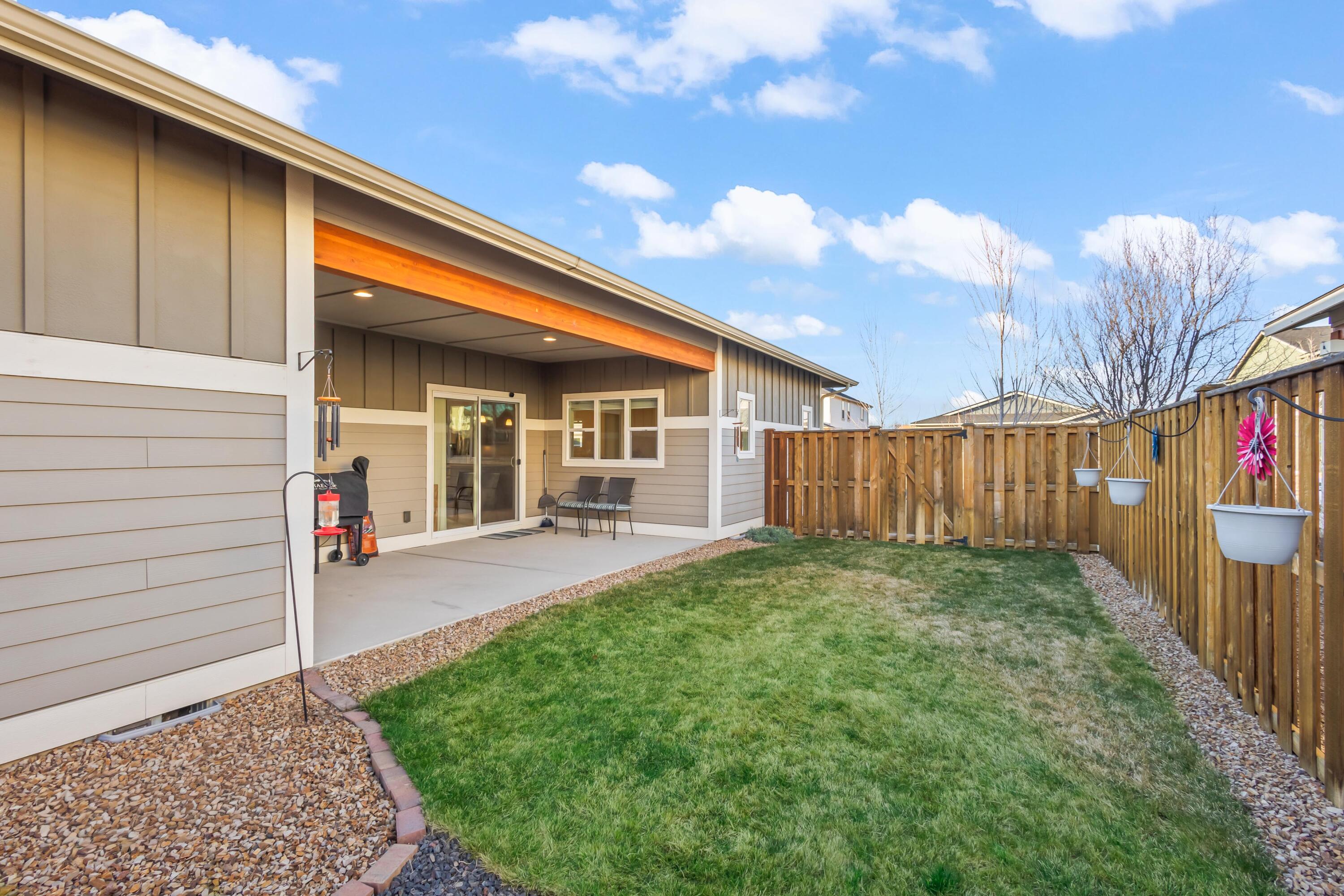 742 NE Union Loop