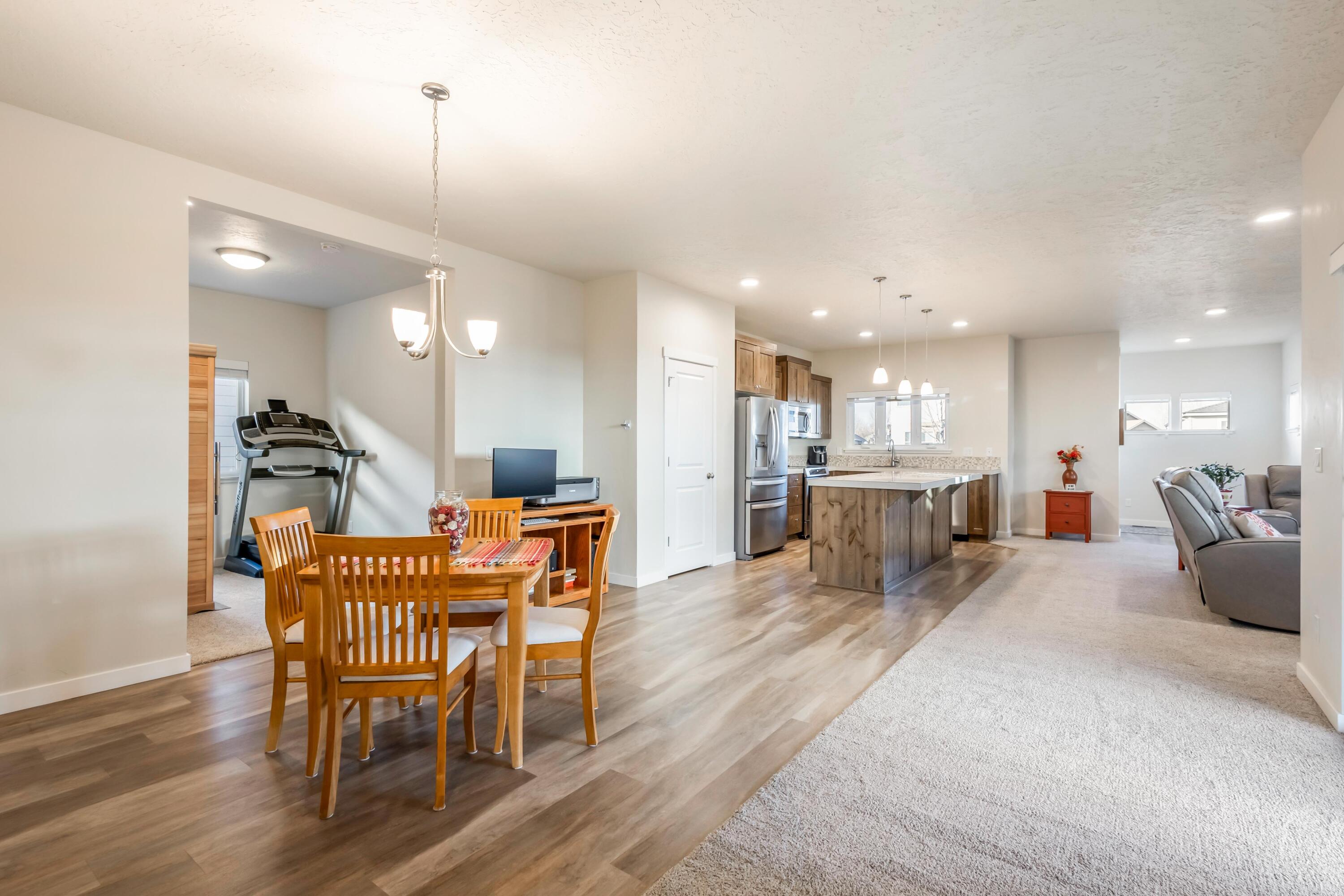 742 NE Union Loop