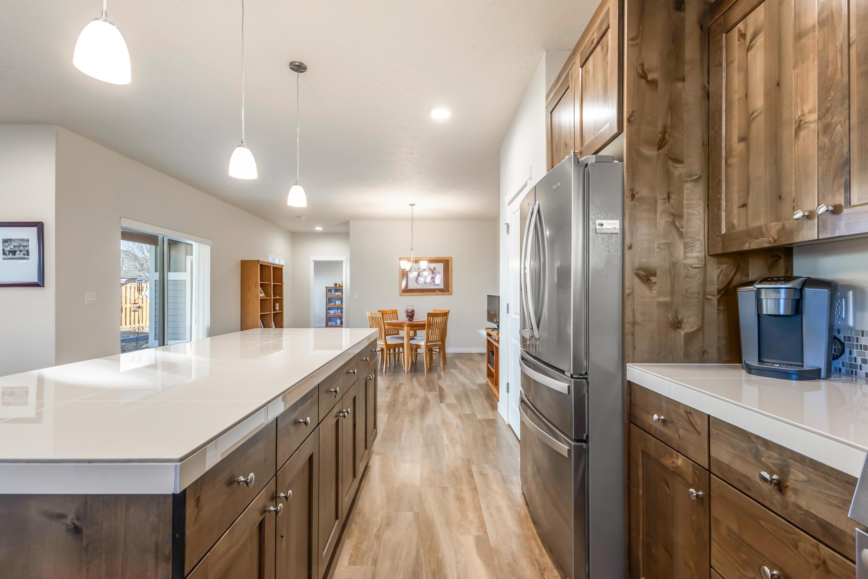 742 NE Union Loop