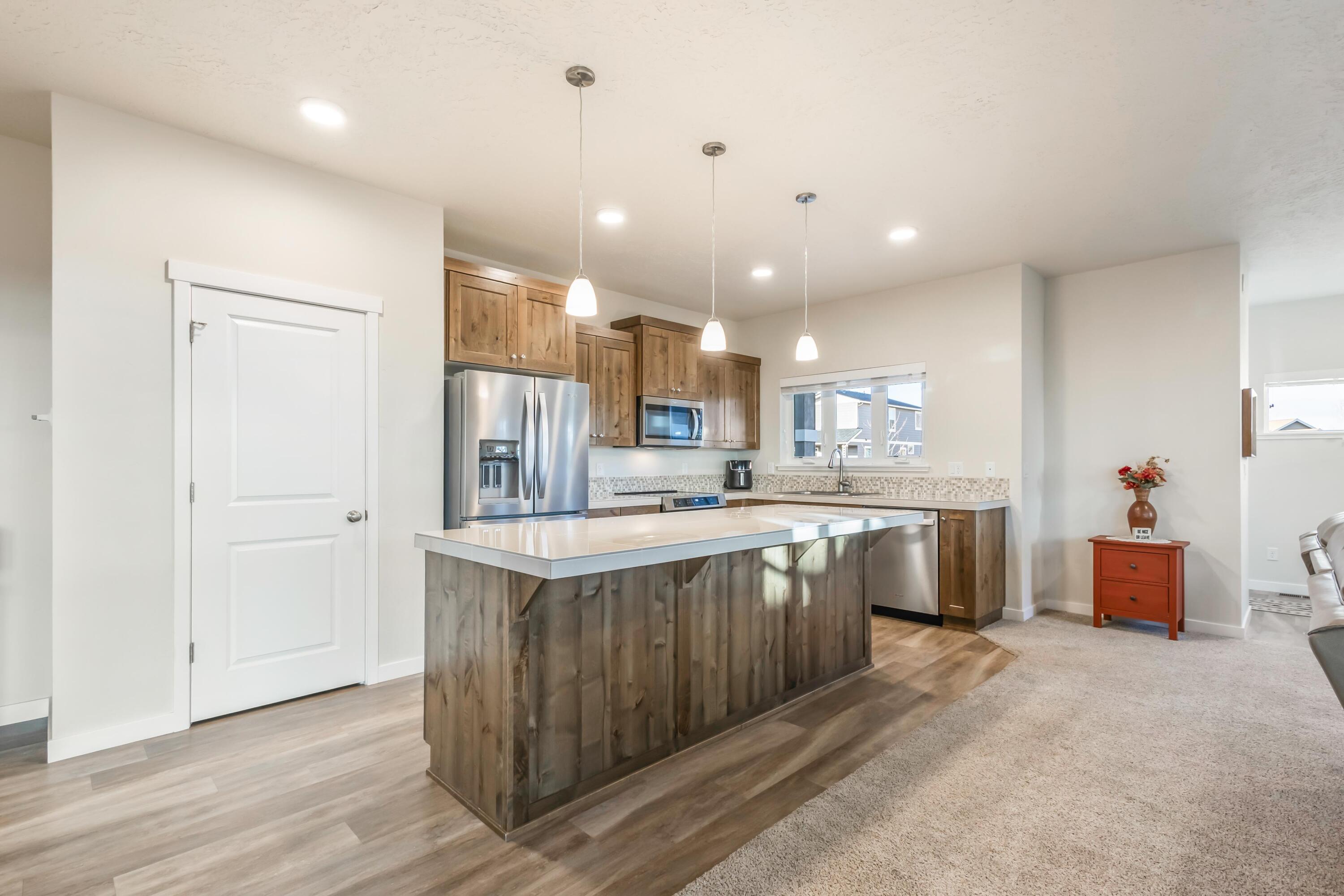 742 NE Union Loop