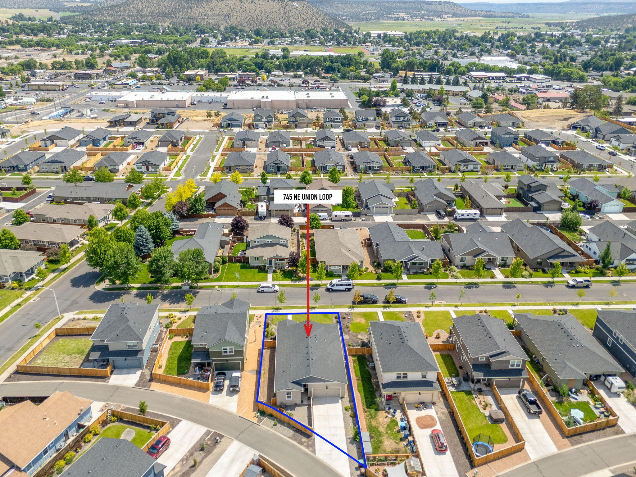 745 NE Union Loop