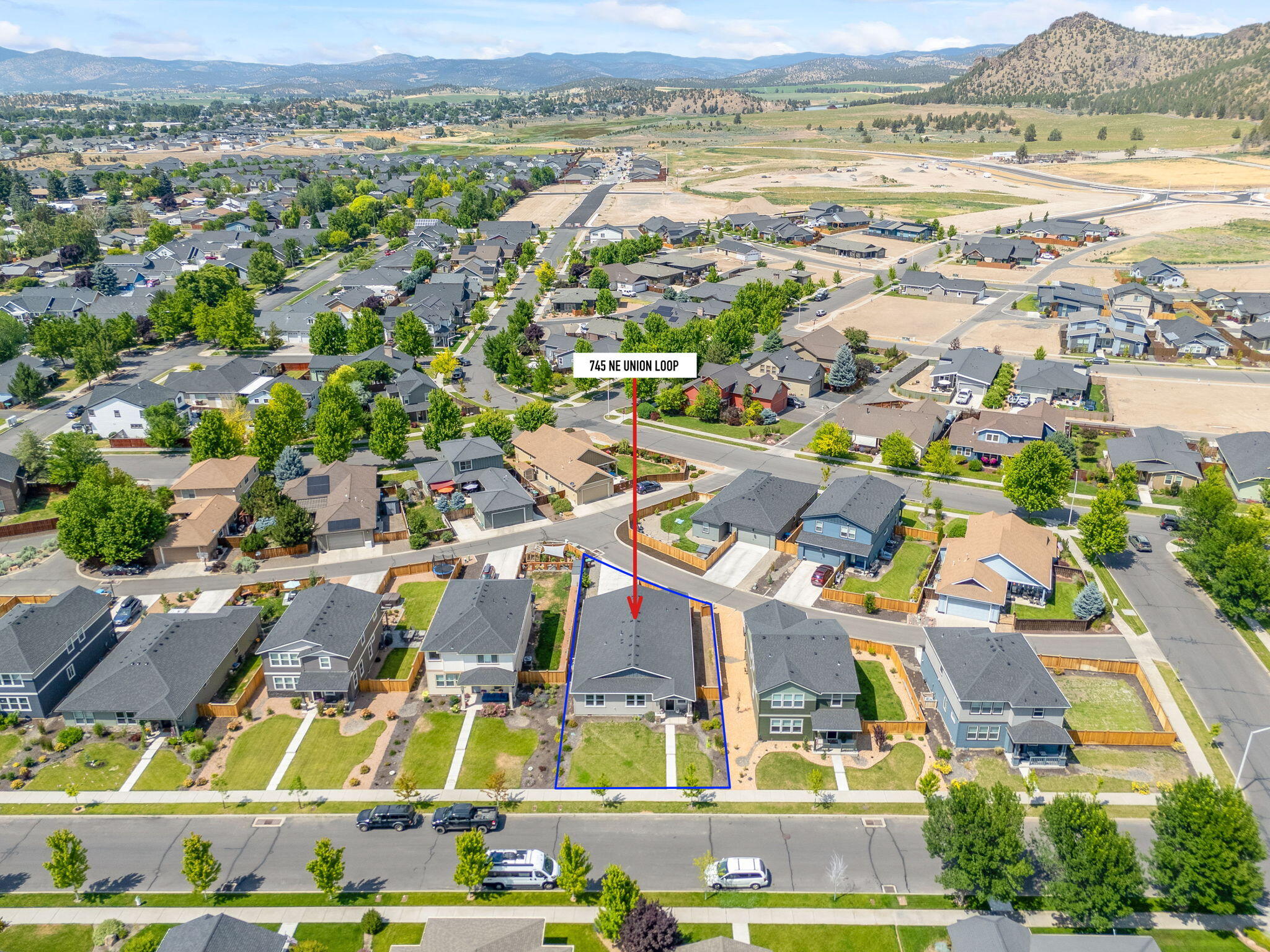 745 NE Union Loop