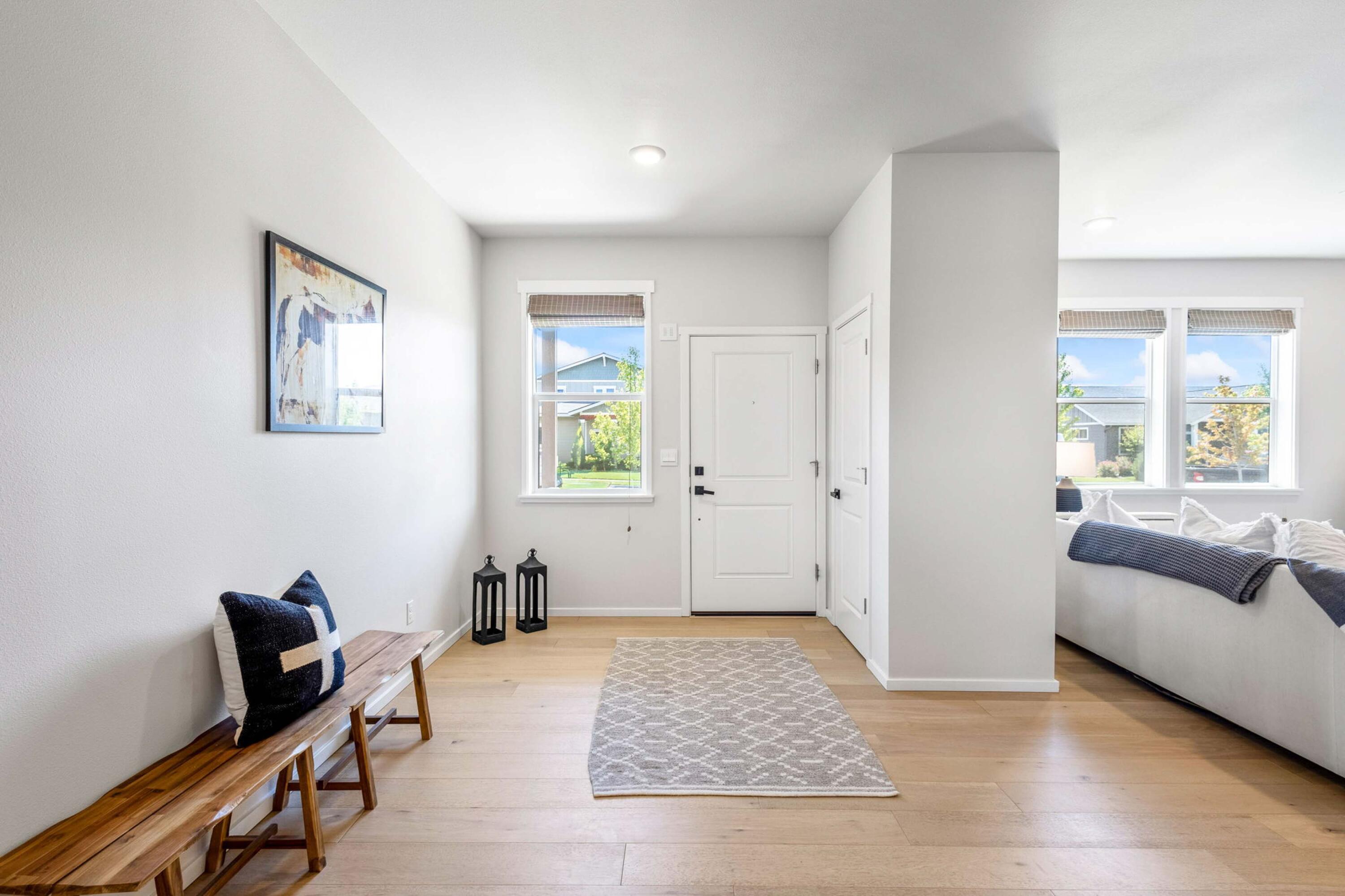 745 NE Union Loop