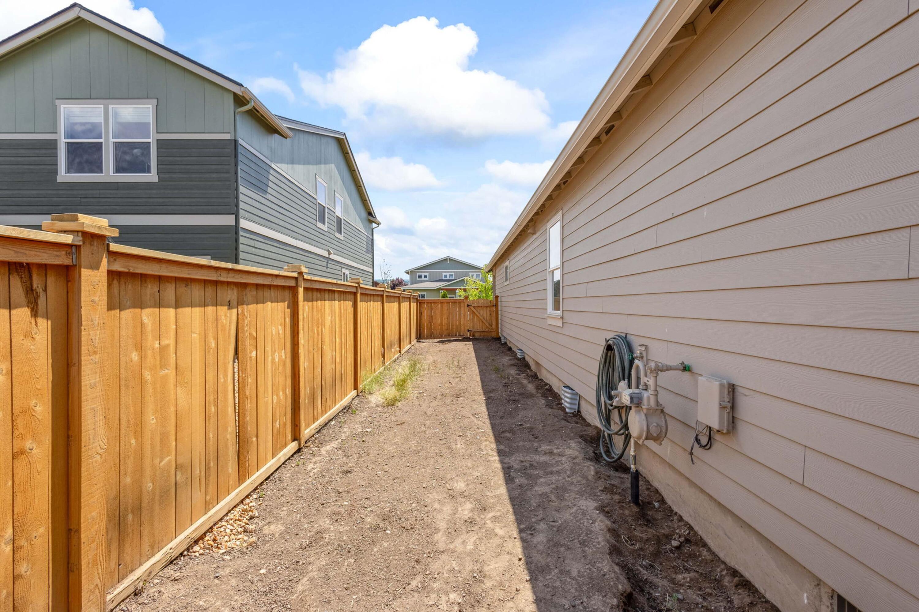 745 NE Union Loop