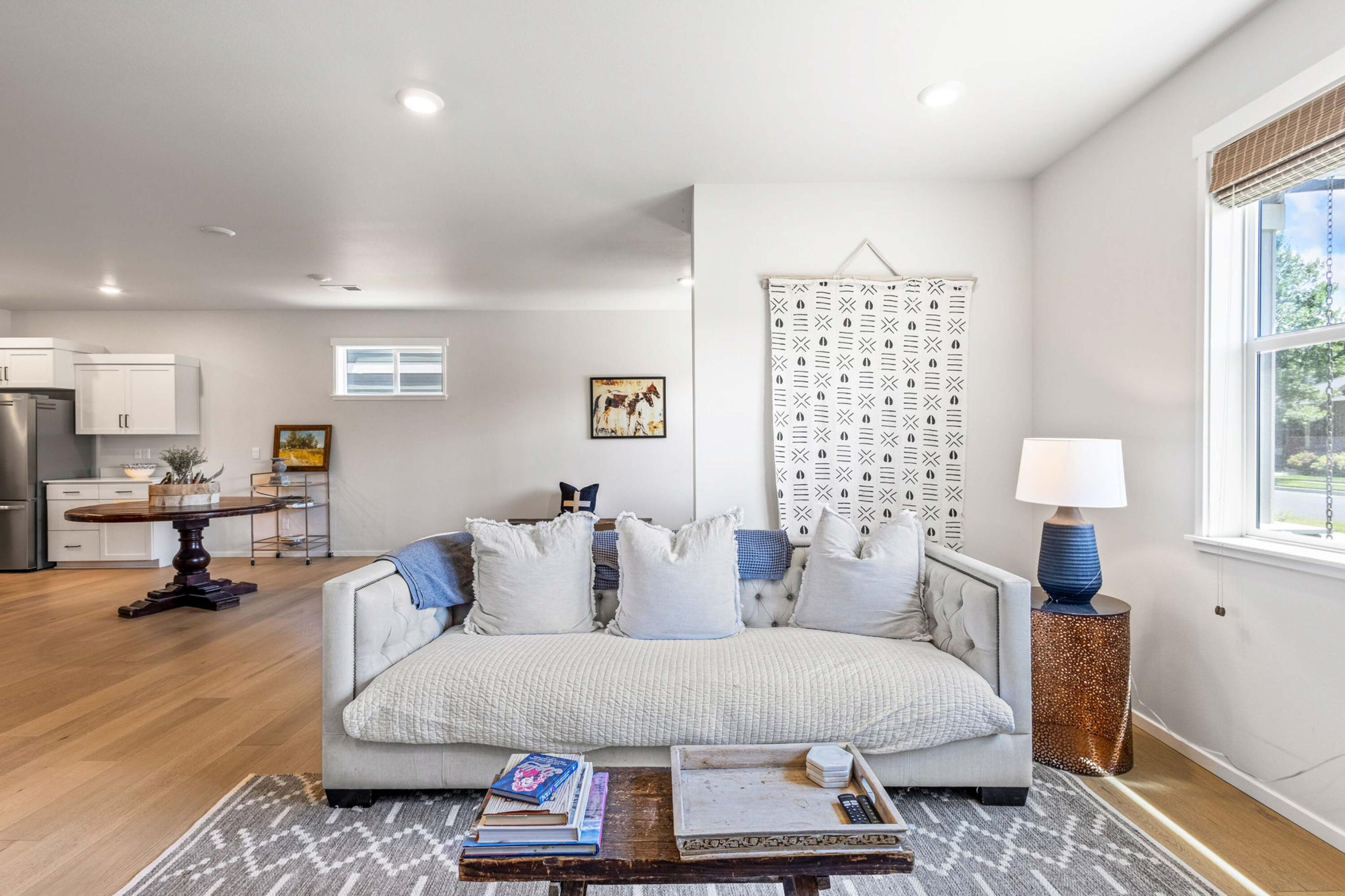 745 NE Union Loop