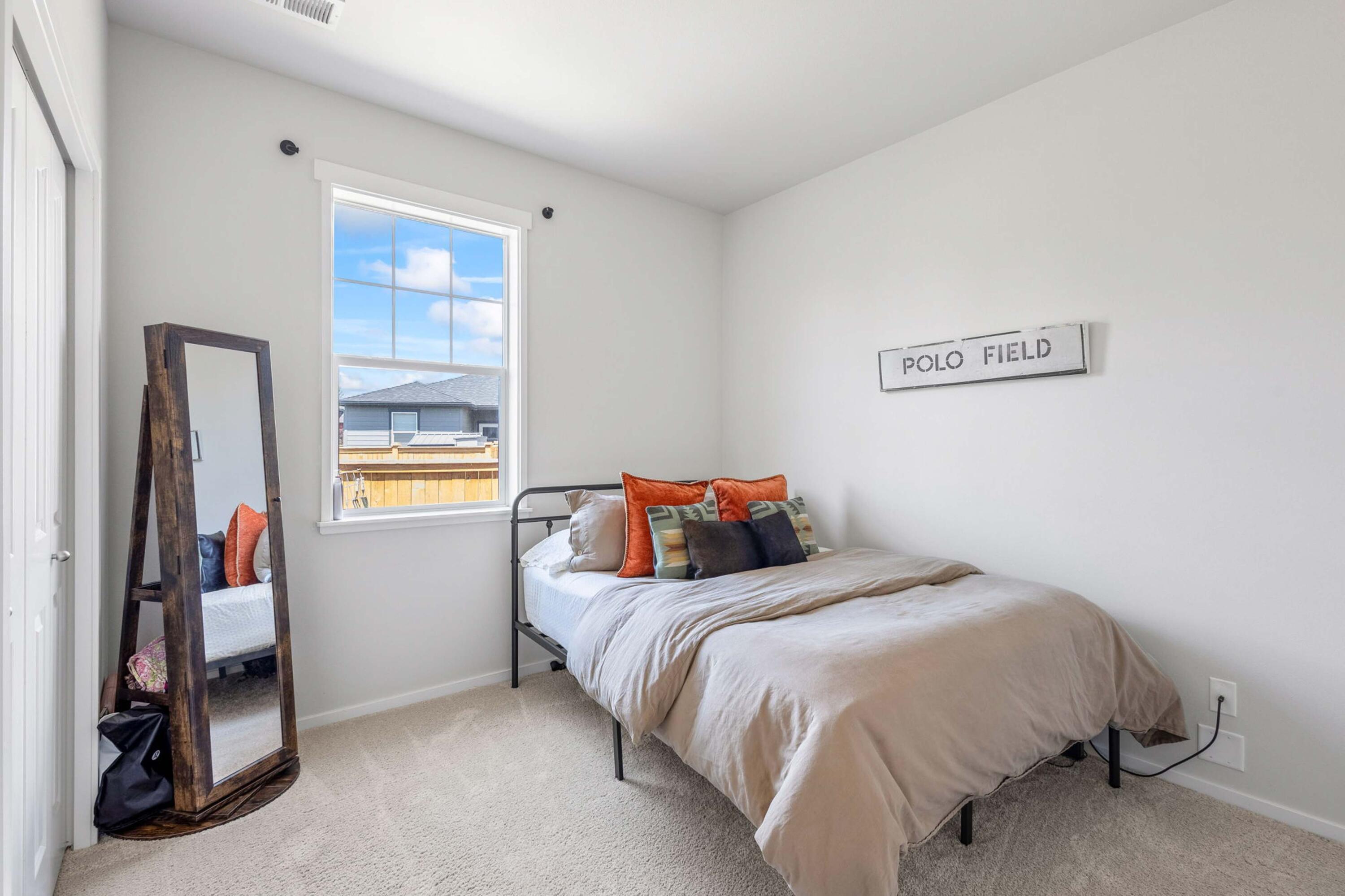 745 NE Union Loop