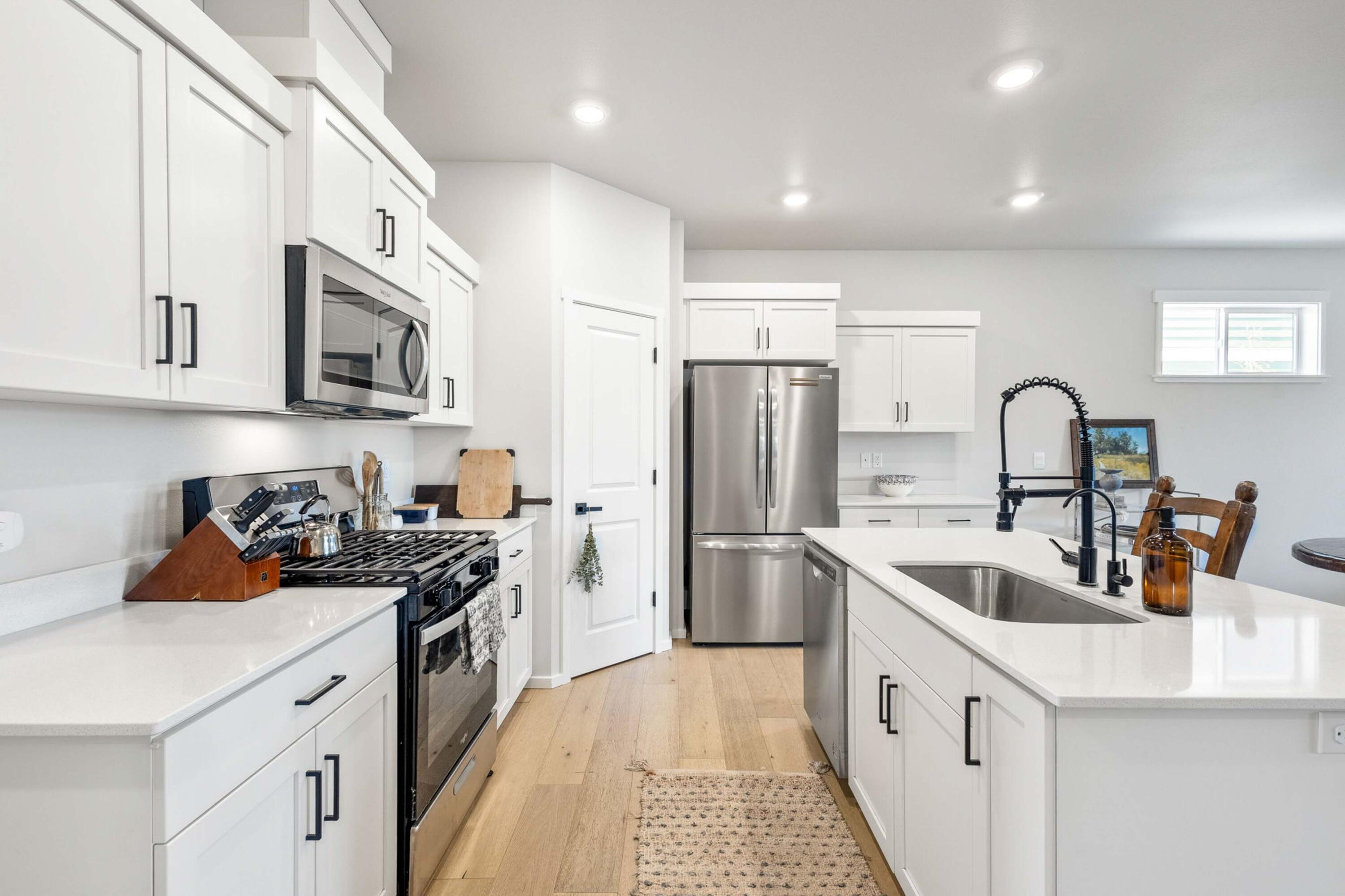 745 NE Union Loop