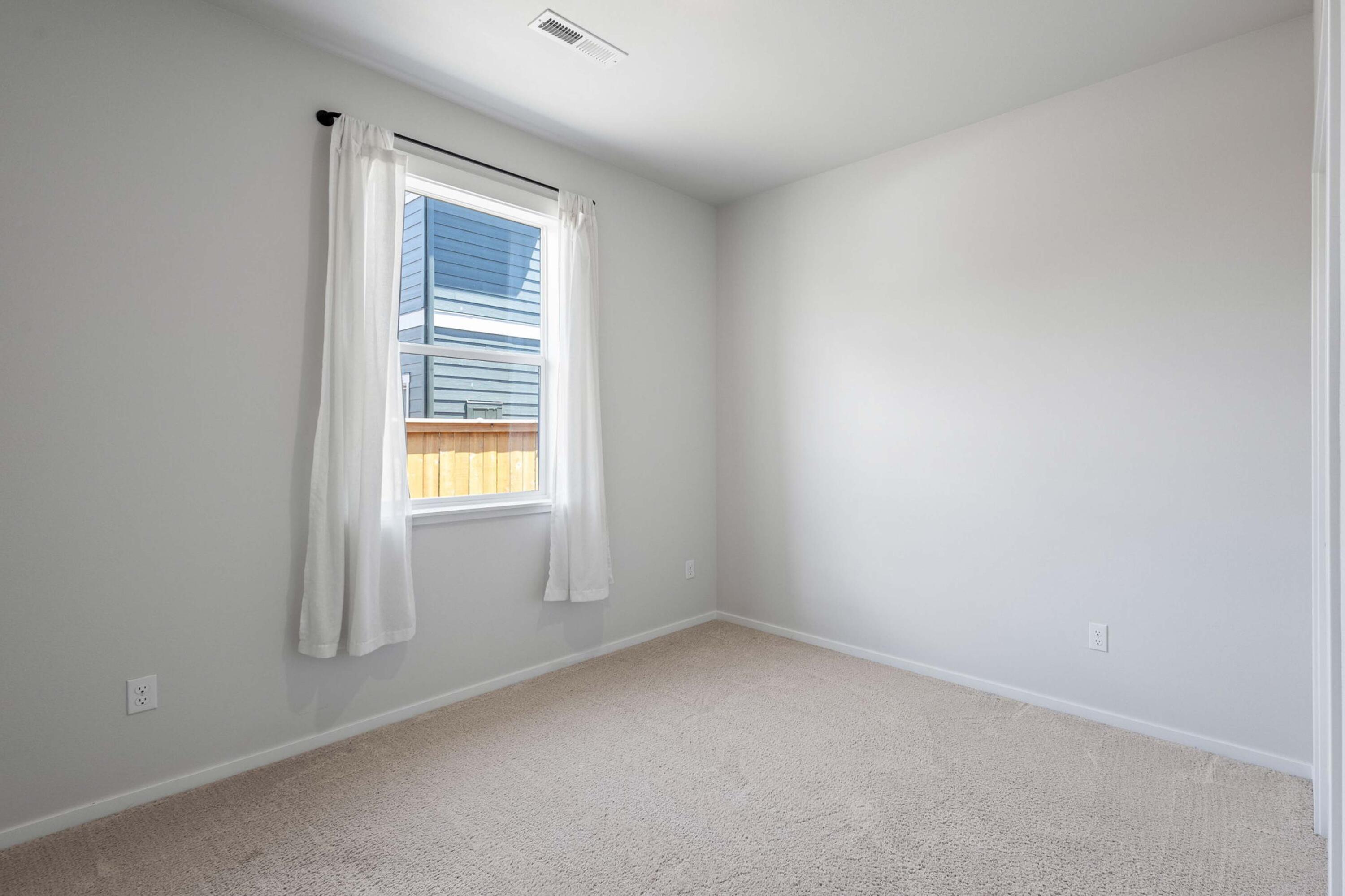 745 NE Union Loop
