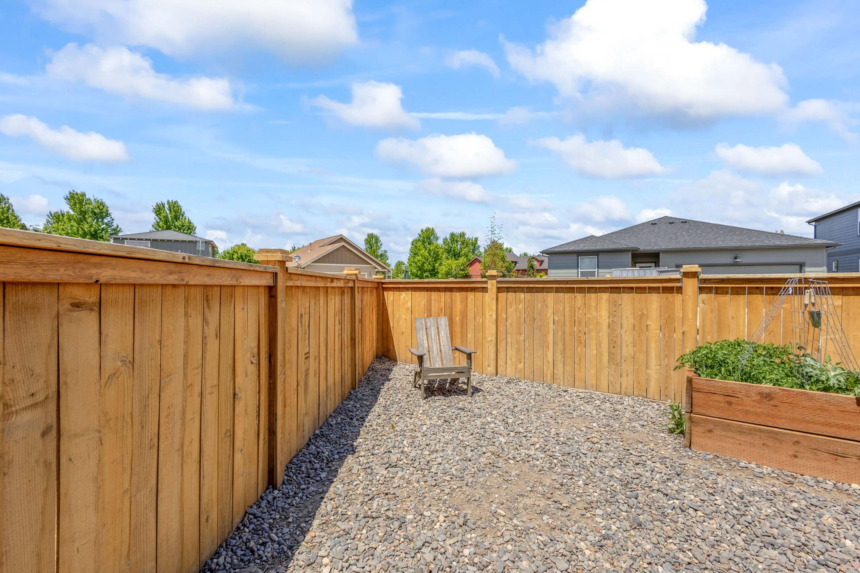 745 NE Union Loop